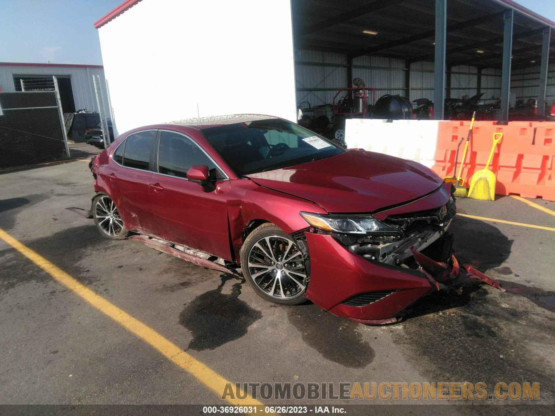 4T1B11HK6JU568678 TOYOTA CAMRY 2018