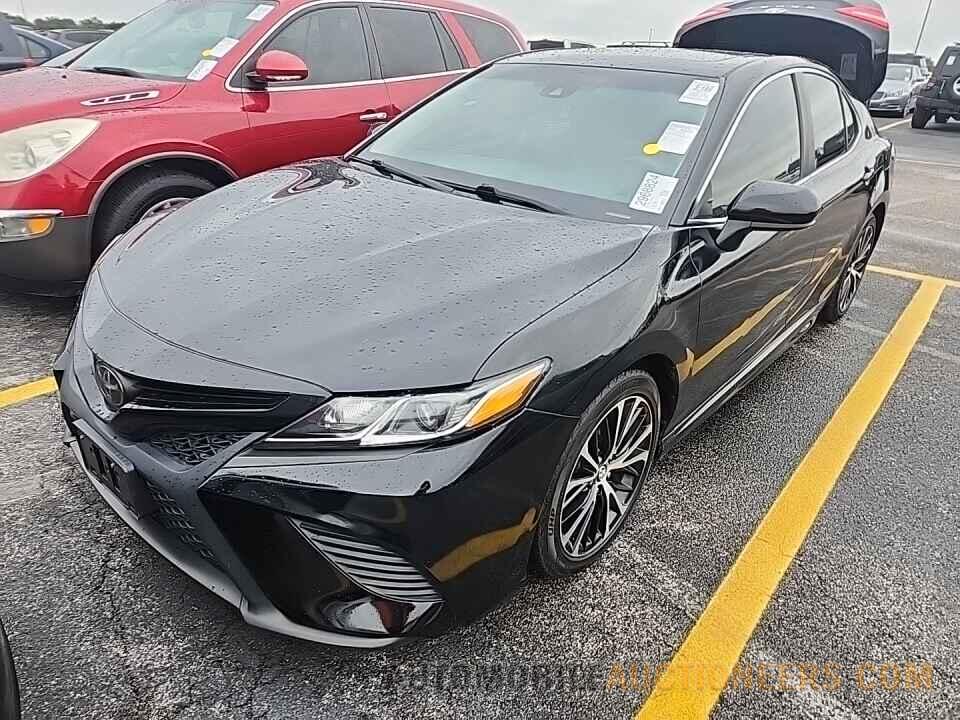 4T1B11HK6JU570009 Toyota Camry 2018