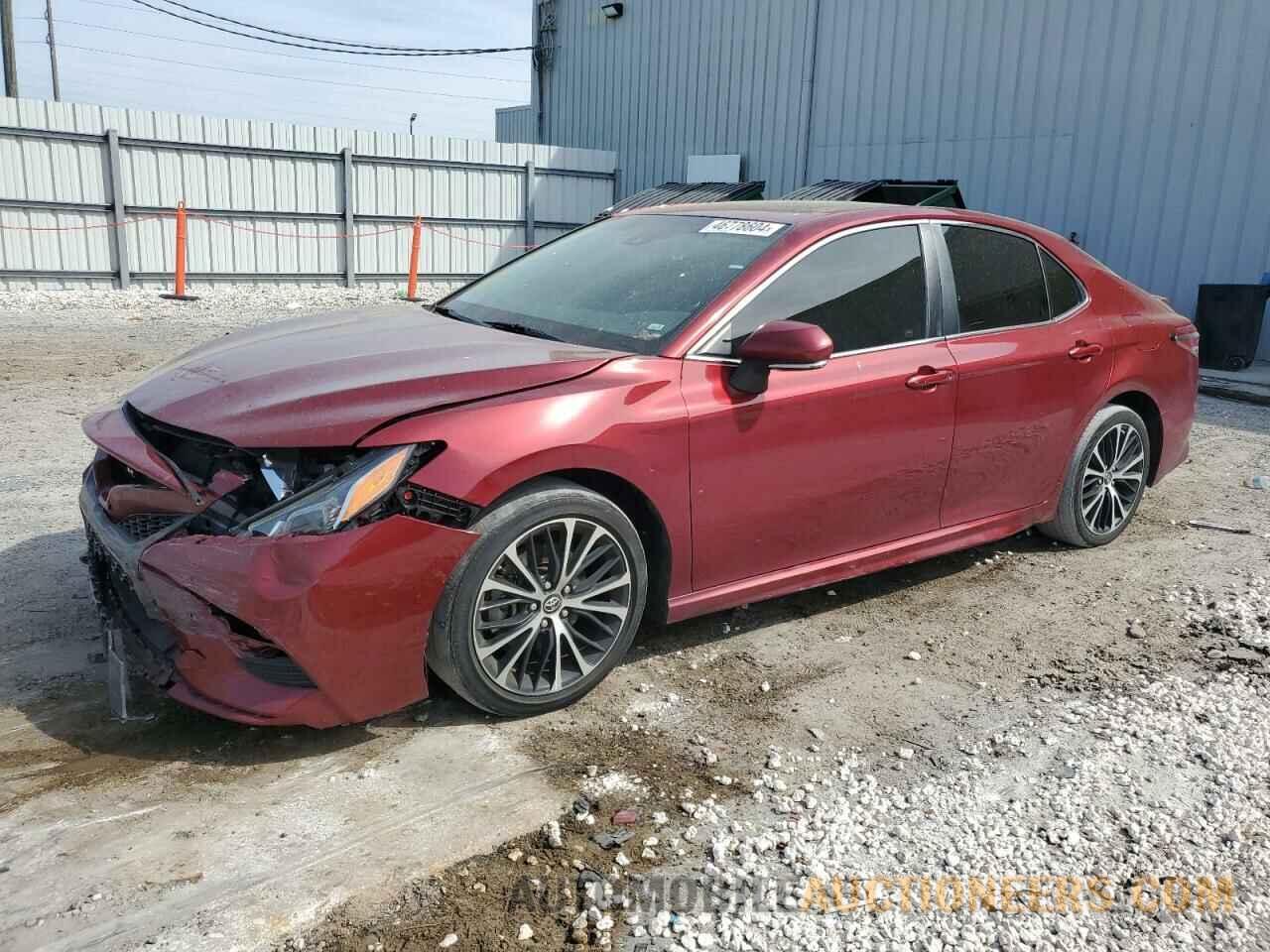 4T1B11HK6JU570740 TOYOTA CAMRY 2018