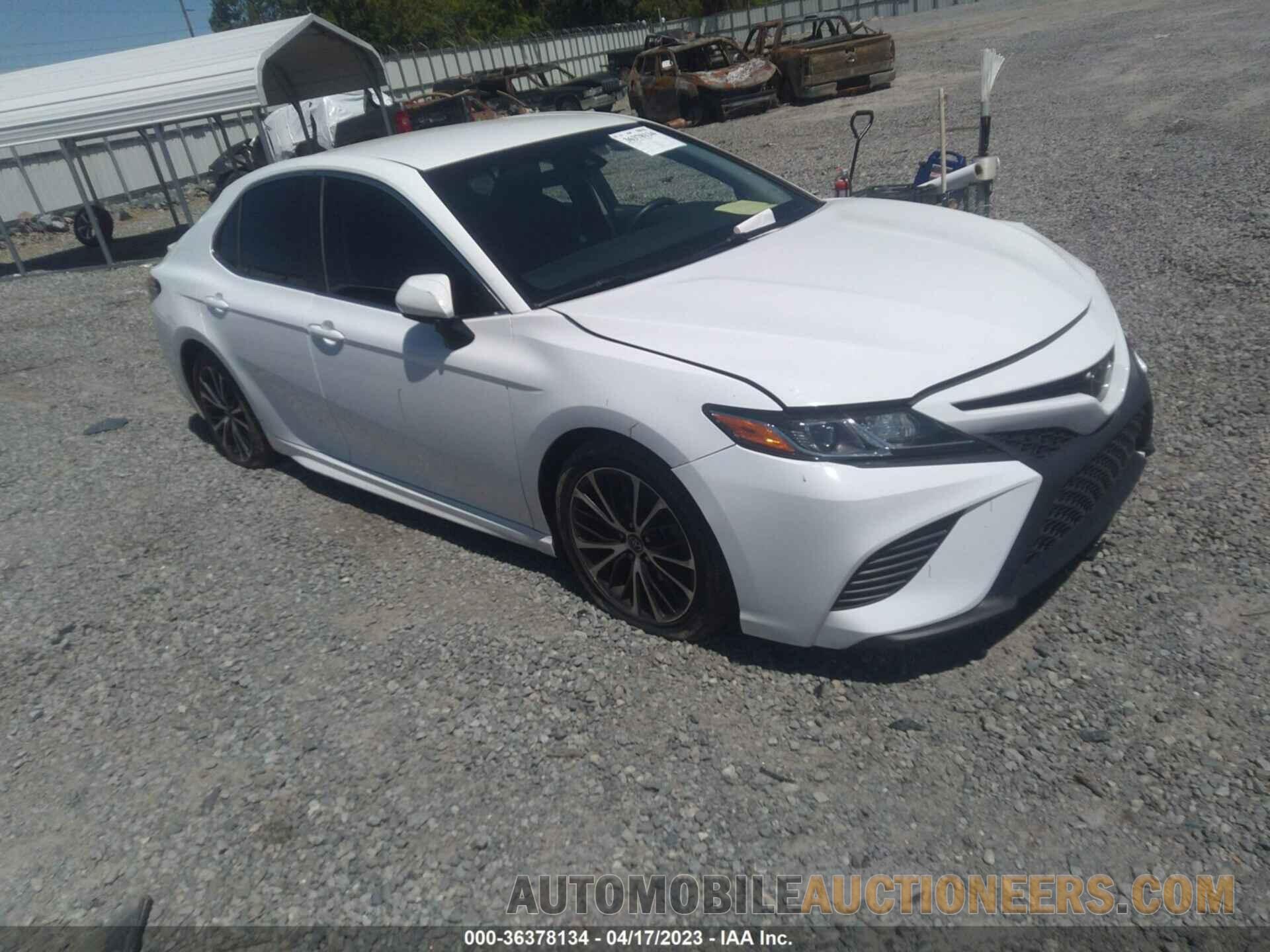 4T1B11HK6JU571502 TOYOTA CAMRY 2018