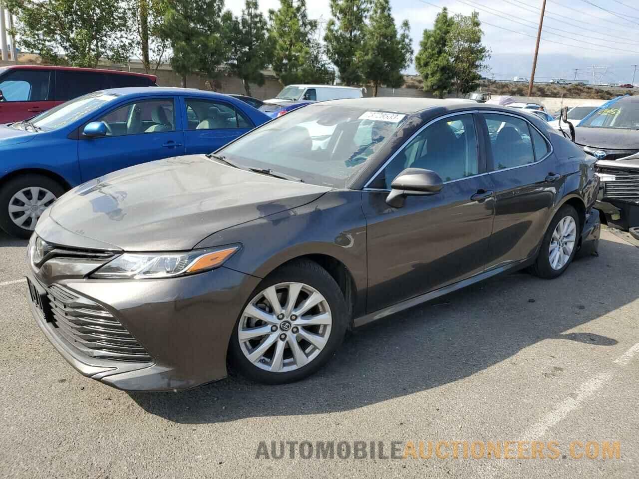 4T1B11HK6JU572584 TOYOTA CAMRY 2018