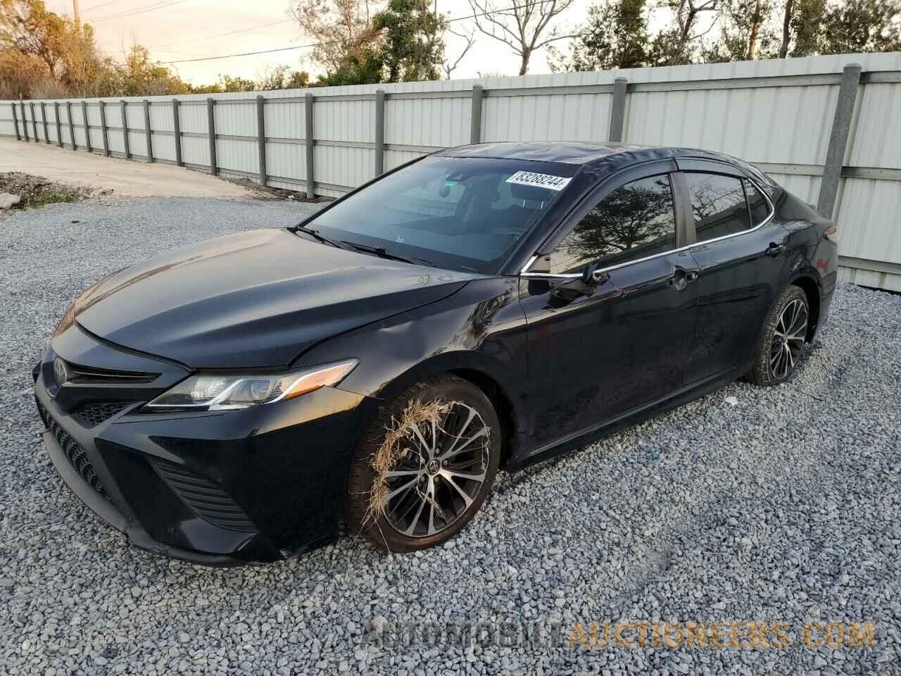 4T1B11HK6JU575811 TOYOTA CAMRY 2018