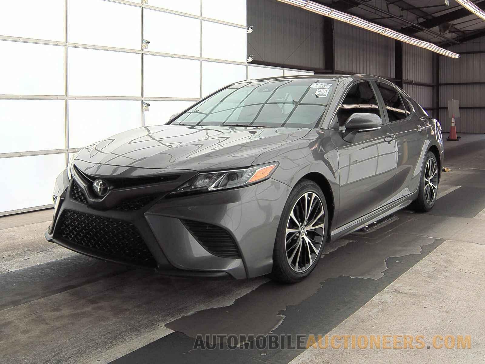 4T1B11HK6JU576537 Toyota Camry 2018