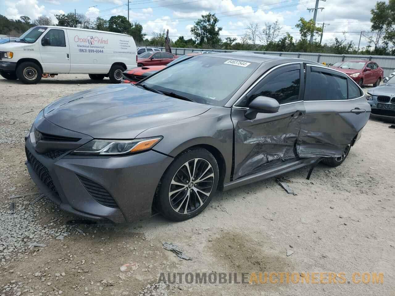 4T1B11HK6JU577056 TOYOTA CAMRY 2018