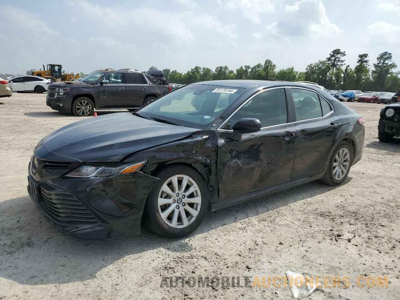 4T1B11HK6JU577302 TOYOTA CAMRY 2018