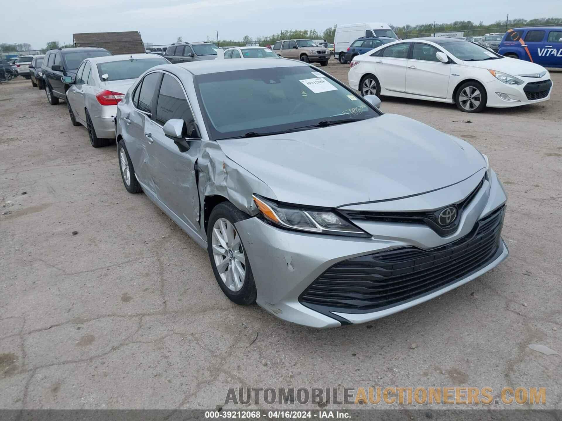 4T1B11HK6JU578918 TOYOTA CAMRY 2018