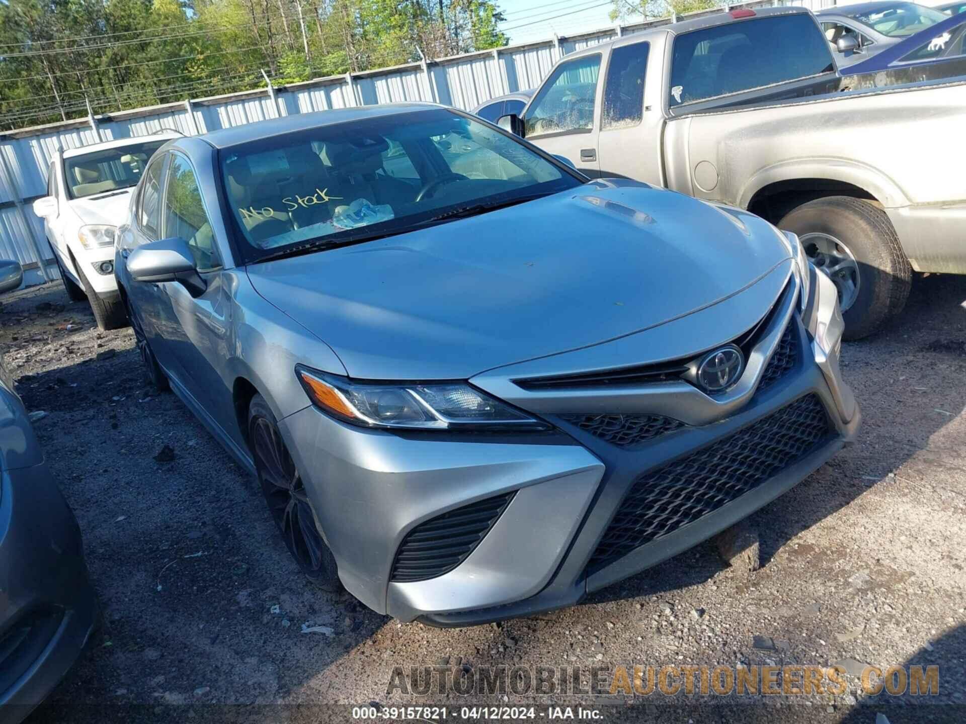 4T1B11HK6JU580300 TOYOTA CAMRY 2018