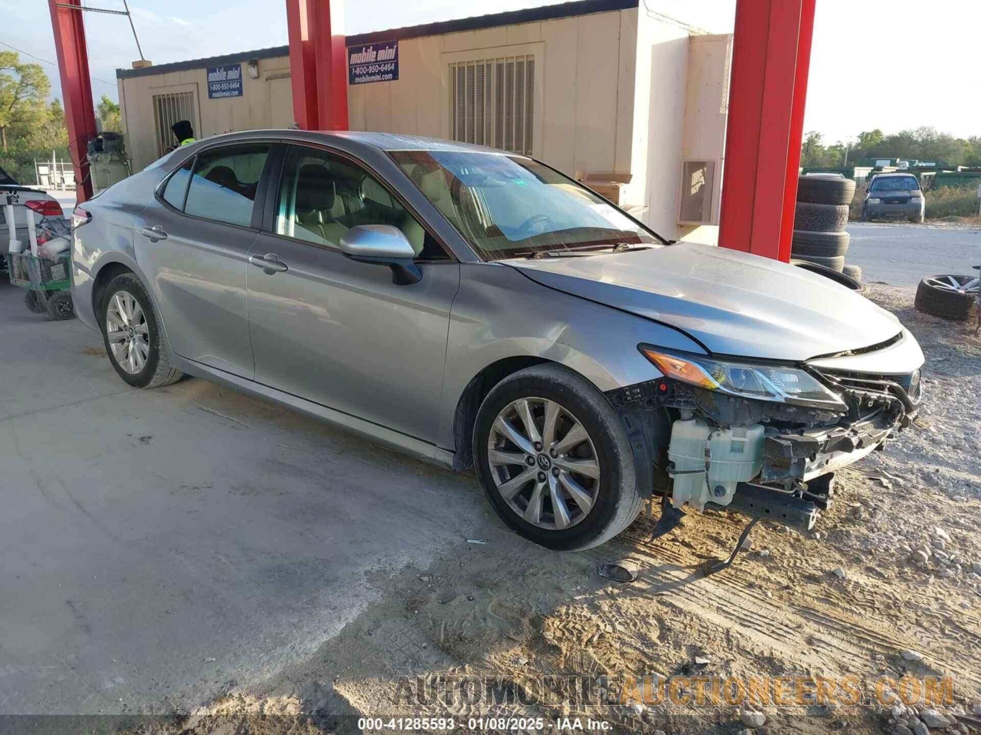 4T1B11HK6JU580734 TOYOTA CAMRY 2018