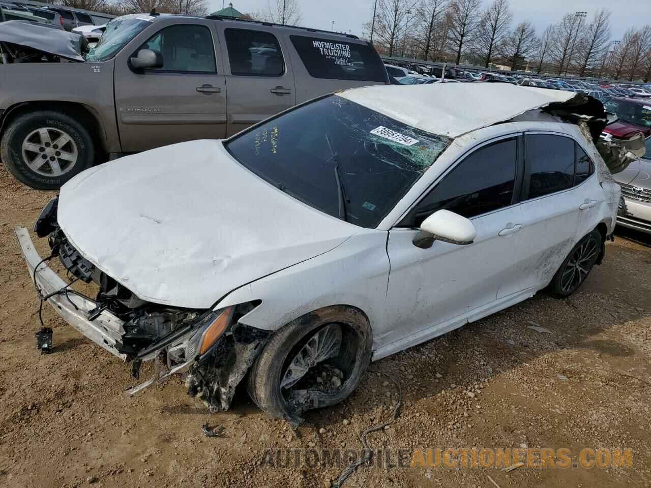 4T1B11HK6JU582208 TOYOTA CAMRY 2018