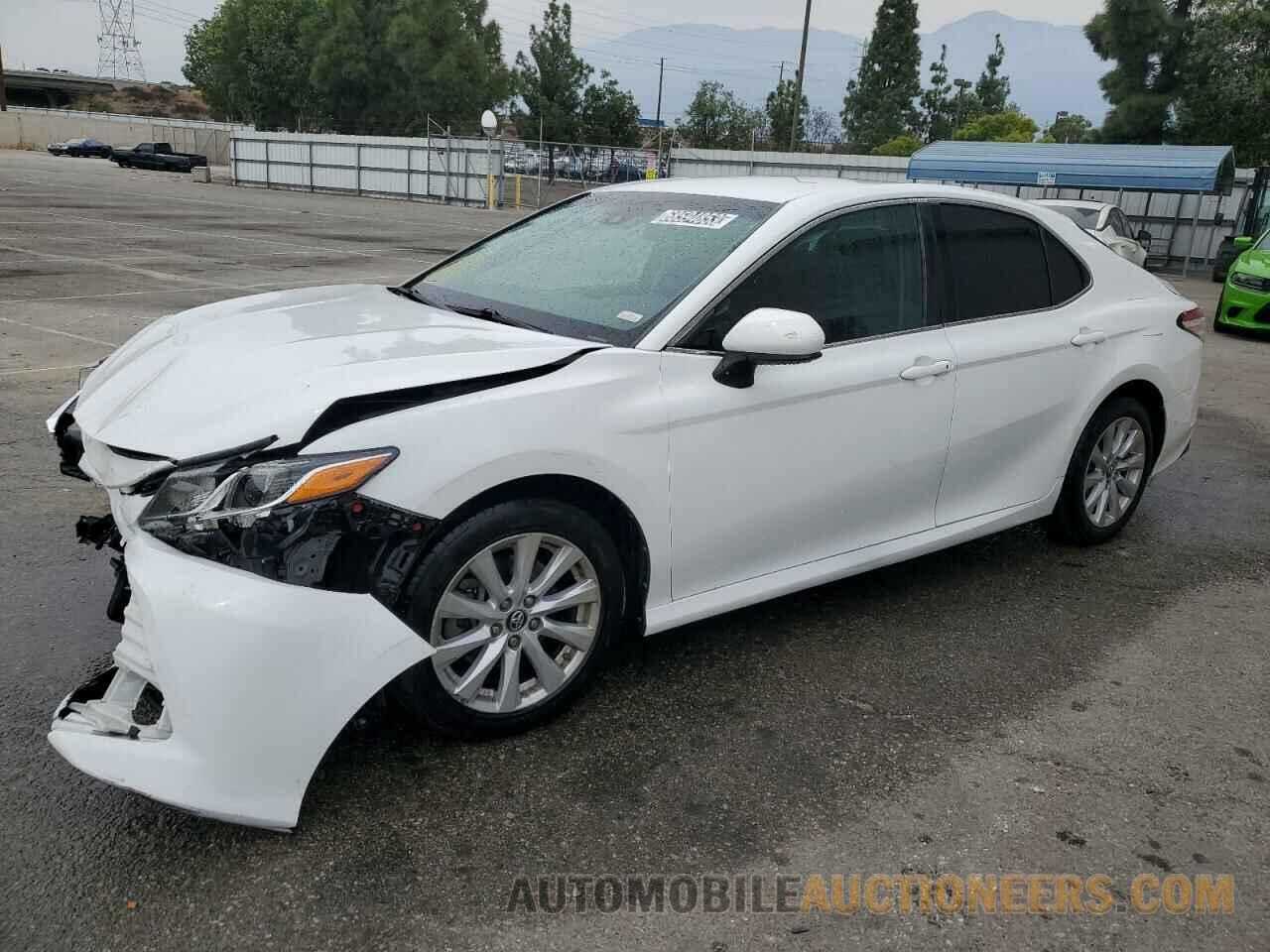 4T1B11HK6JU584380 TOYOTA CAMRY 2018