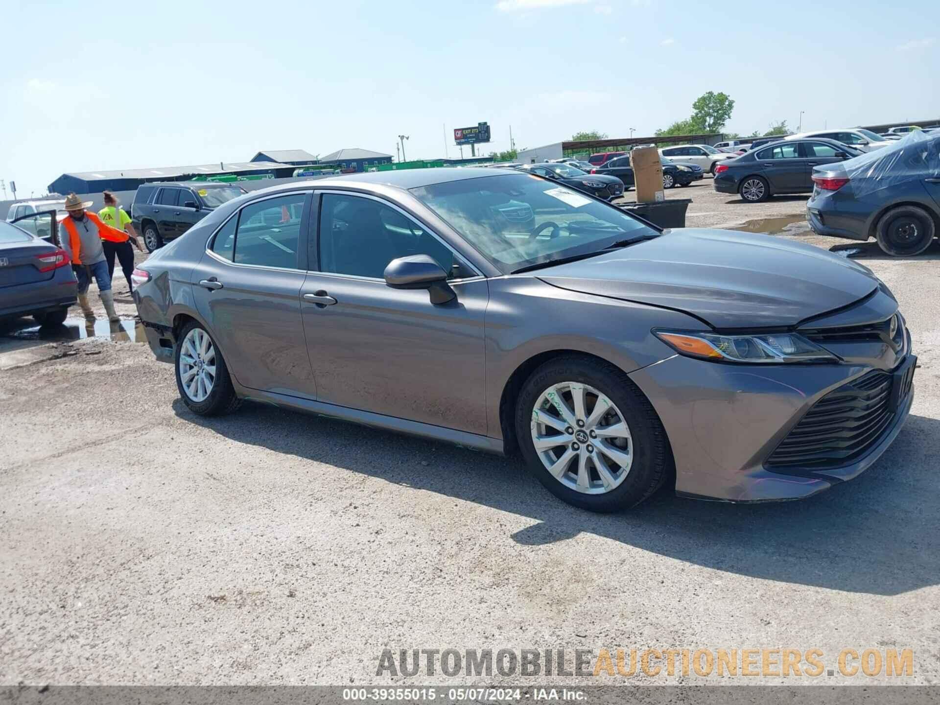 4T1B11HK6JU584850 TOYOTA CAMRY 2018