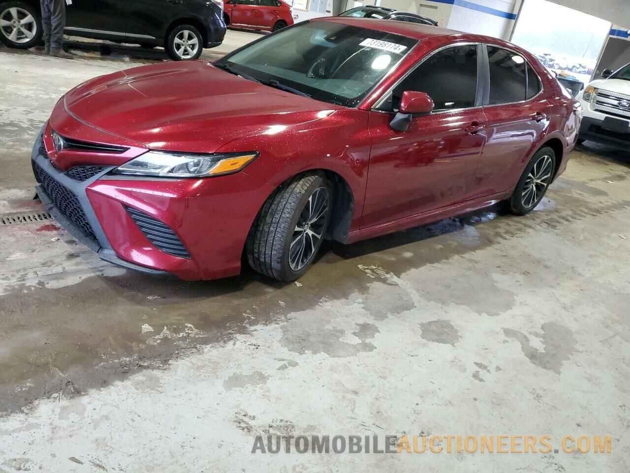 4T1B11HK6JU587795 TOYOTA CAMRY 2018