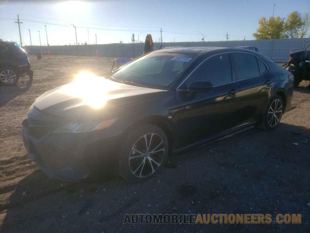 4T1B11HK6JU589854 TOYOTA CAMRY 2018