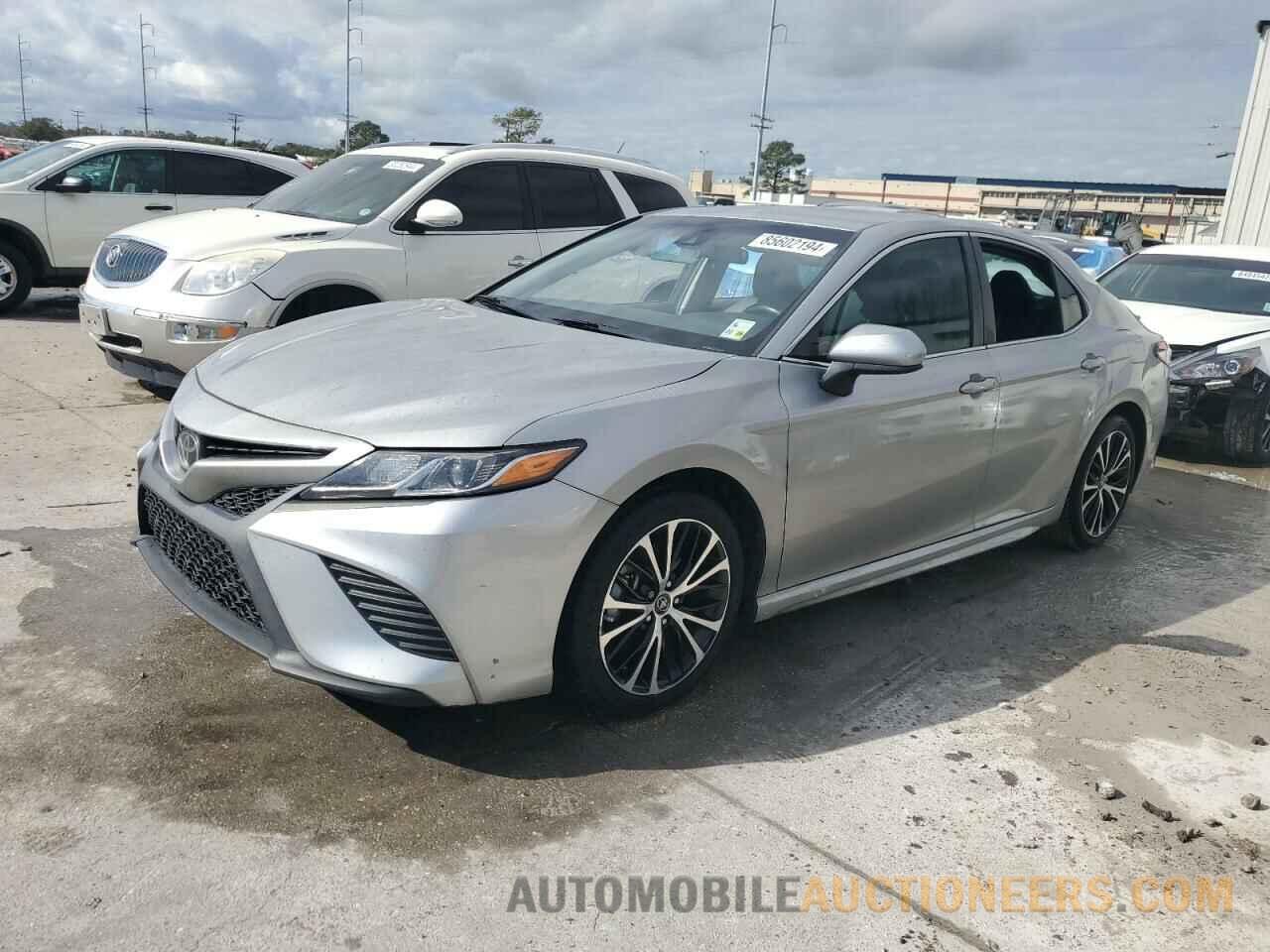 4T1B11HK6JU591443 TOYOTA CAMRY 2018