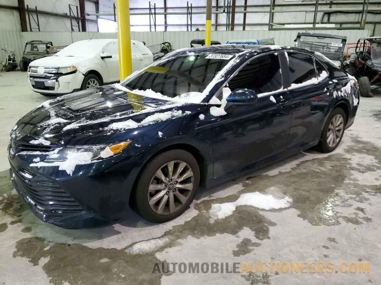 4T1B11HK6JU592267 TOYOTA CAMRY 2018