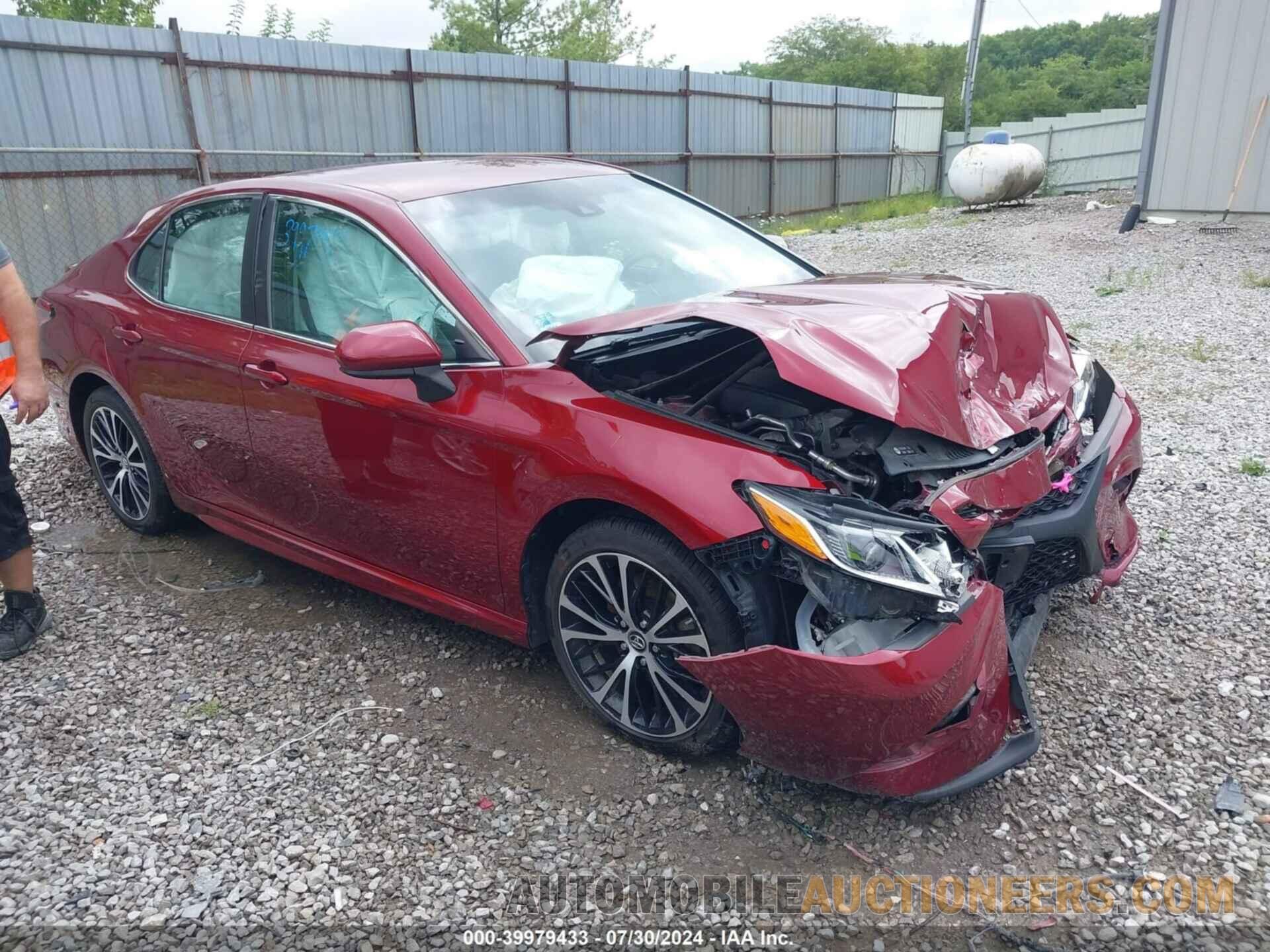 4T1B11HK6JU593595 TOYOTA CAMRY 2018