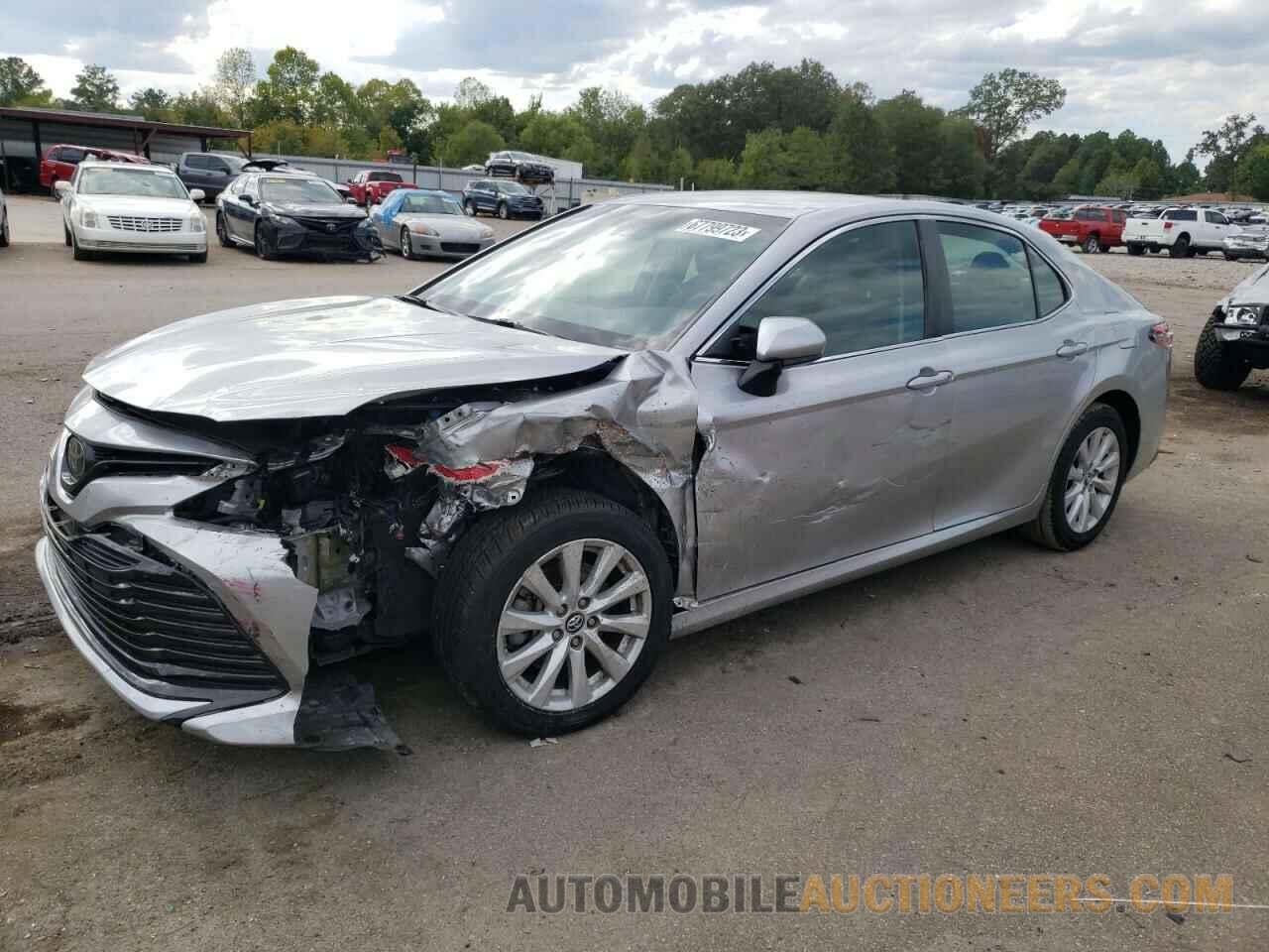 4T1B11HK6JU594648 TOYOTA CAMRY 2018