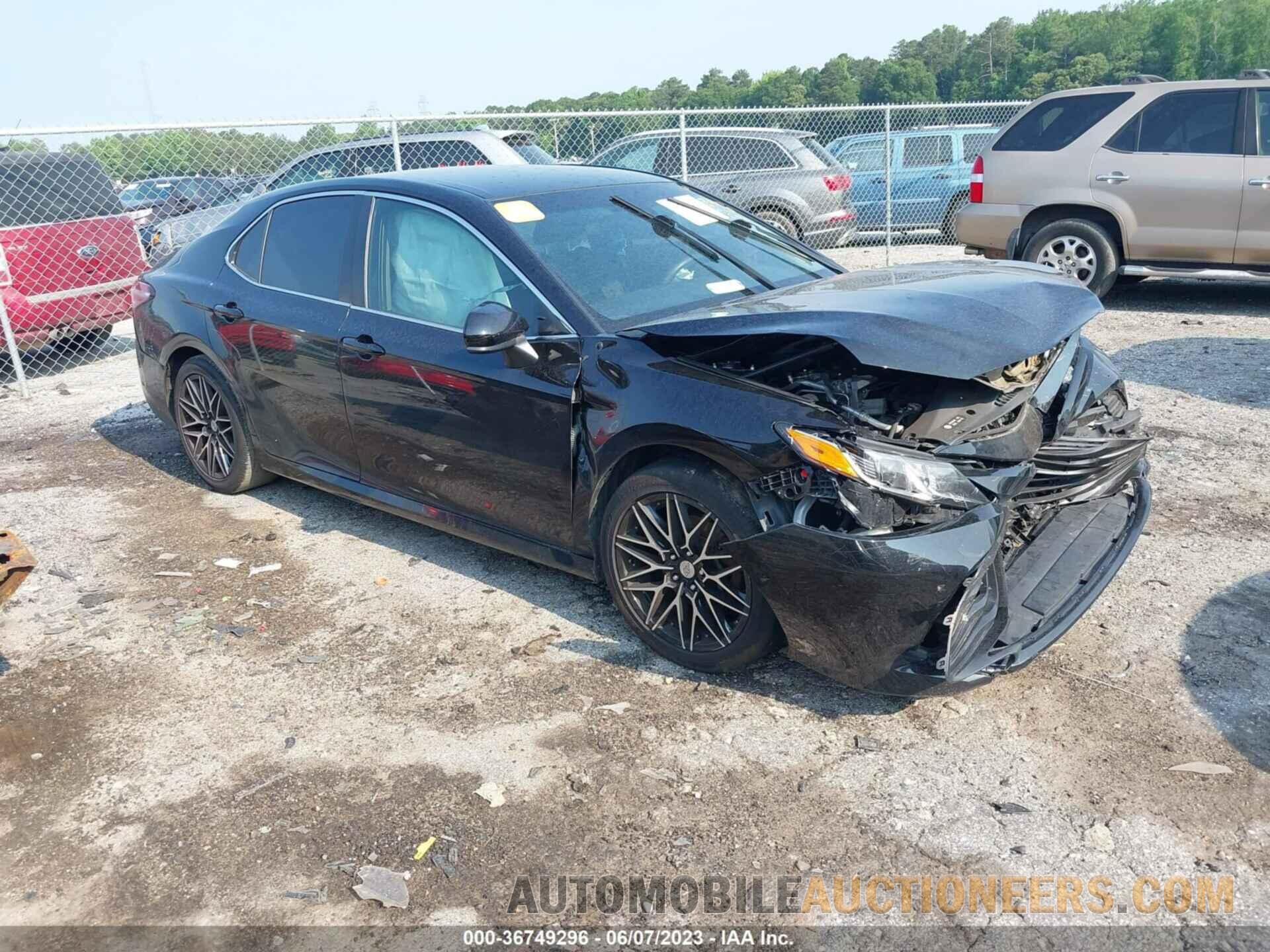 4T1B11HK6JU599865 TOYOTA CAMRY 2018