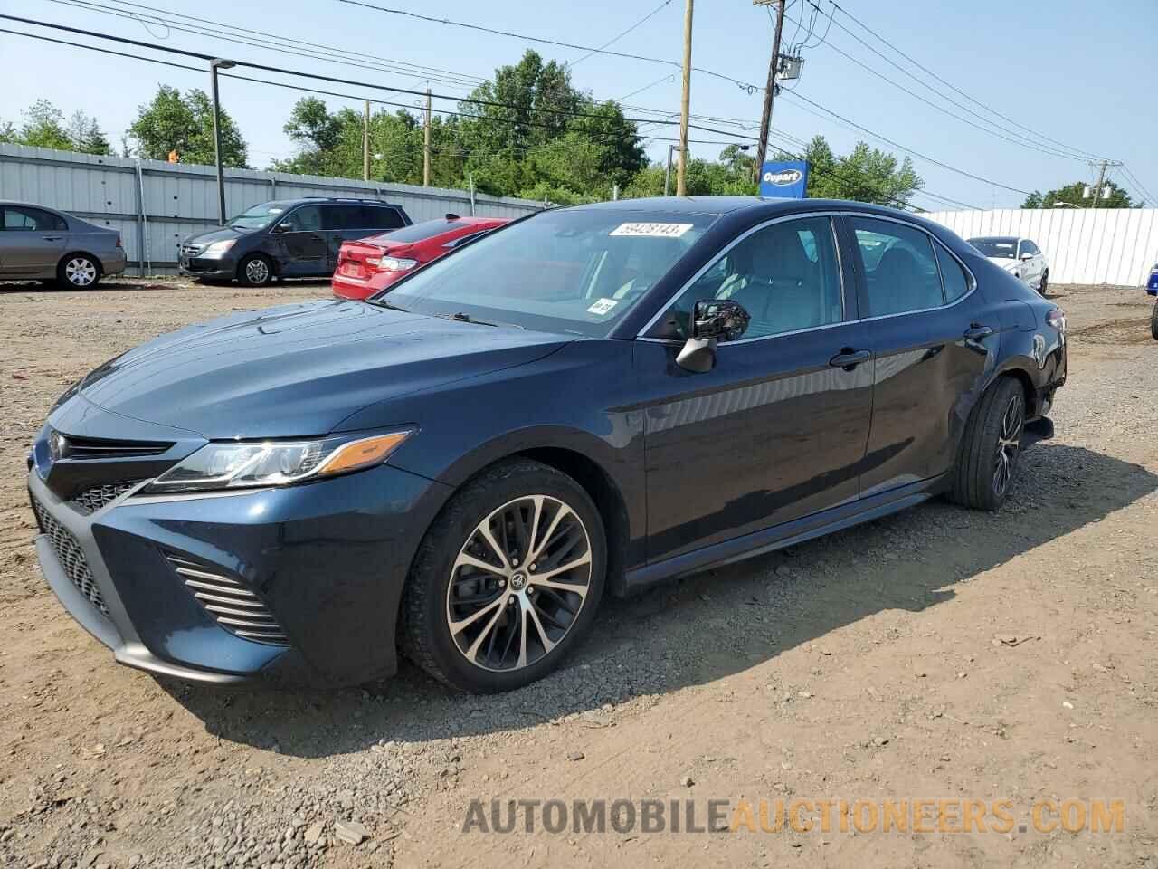 4T1B11HK6JU599994 TOYOTA CAMRY 2018