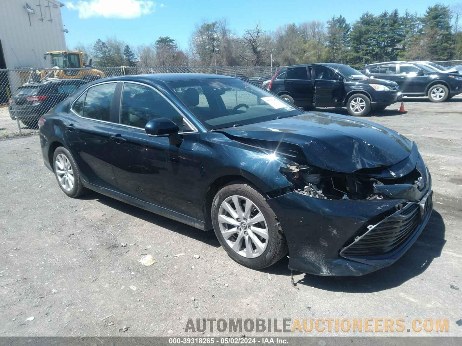 4T1B11HK6JU601016 TOYOTA CAMRY 2018