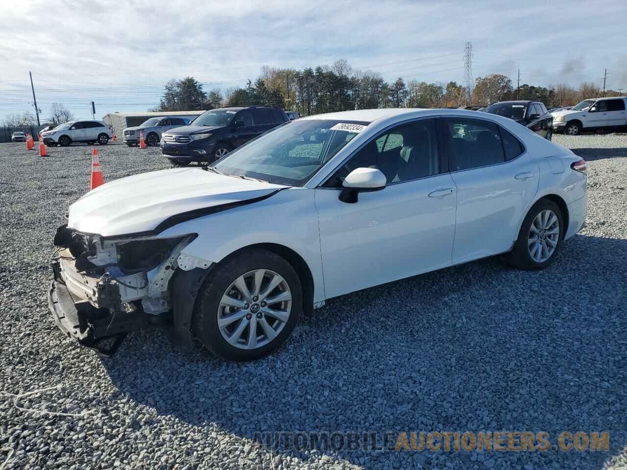 4T1B11HK6JU602585 TOYOTA CAMRY 2018