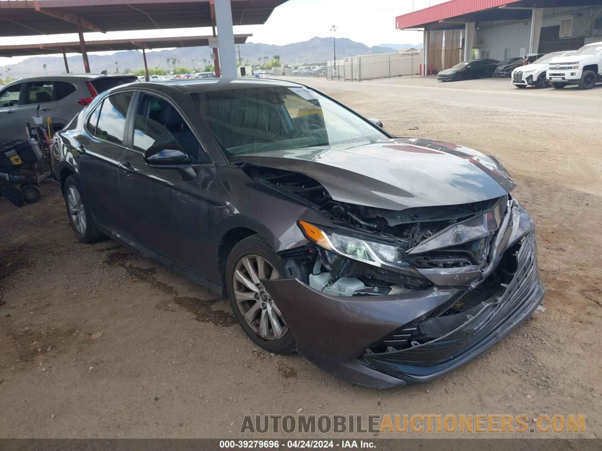 4T1B11HK6JU602828 TOYOTA CAMRY 2018