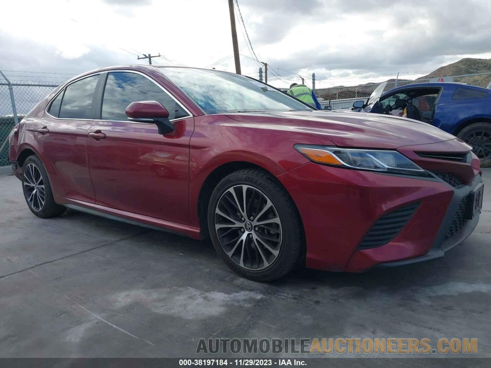 4T1B11HK6JU603803 TOYOTA CAMRY 2018