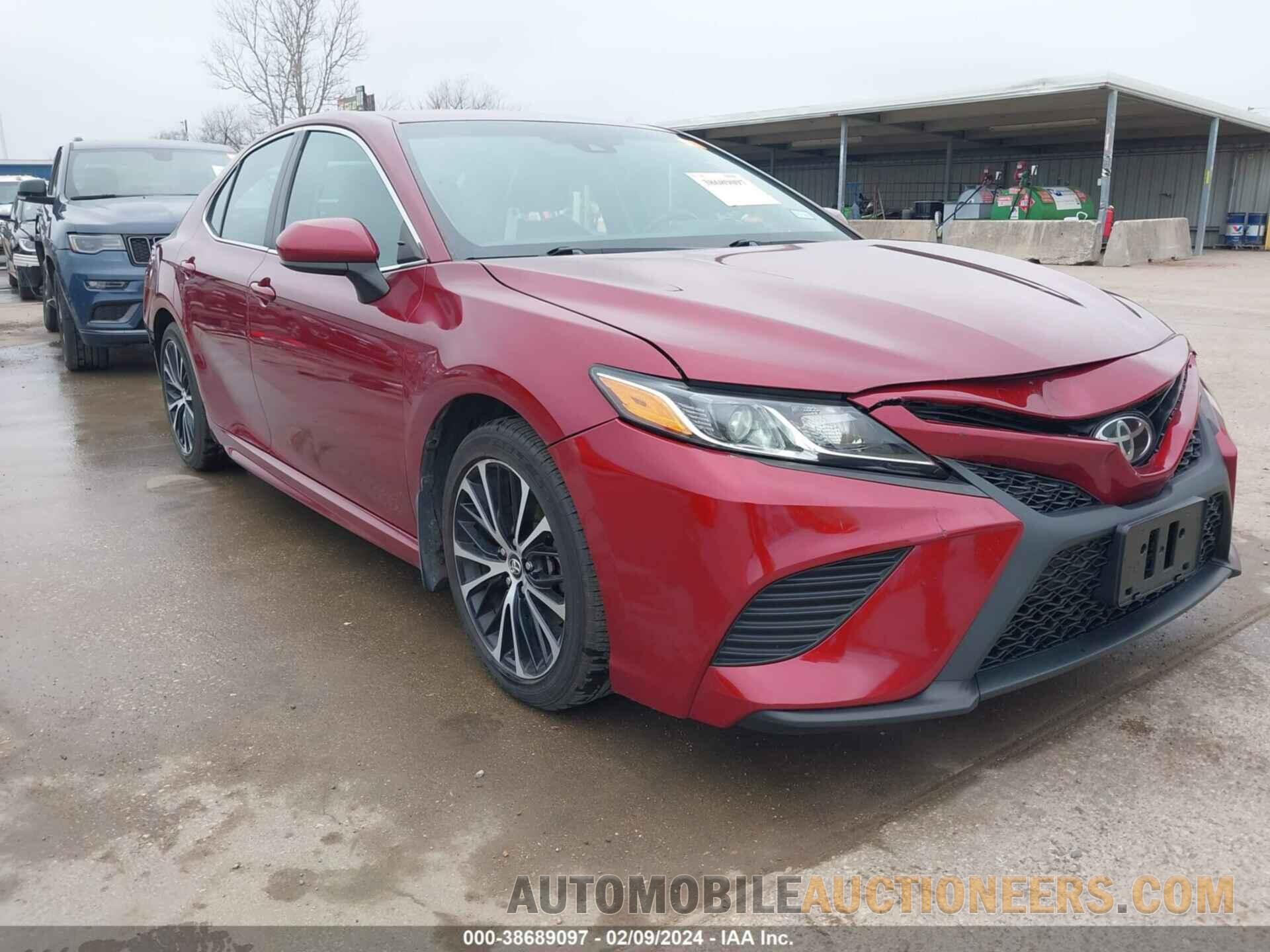 4T1B11HK6JU605020 TOYOTA CAMRY 2018