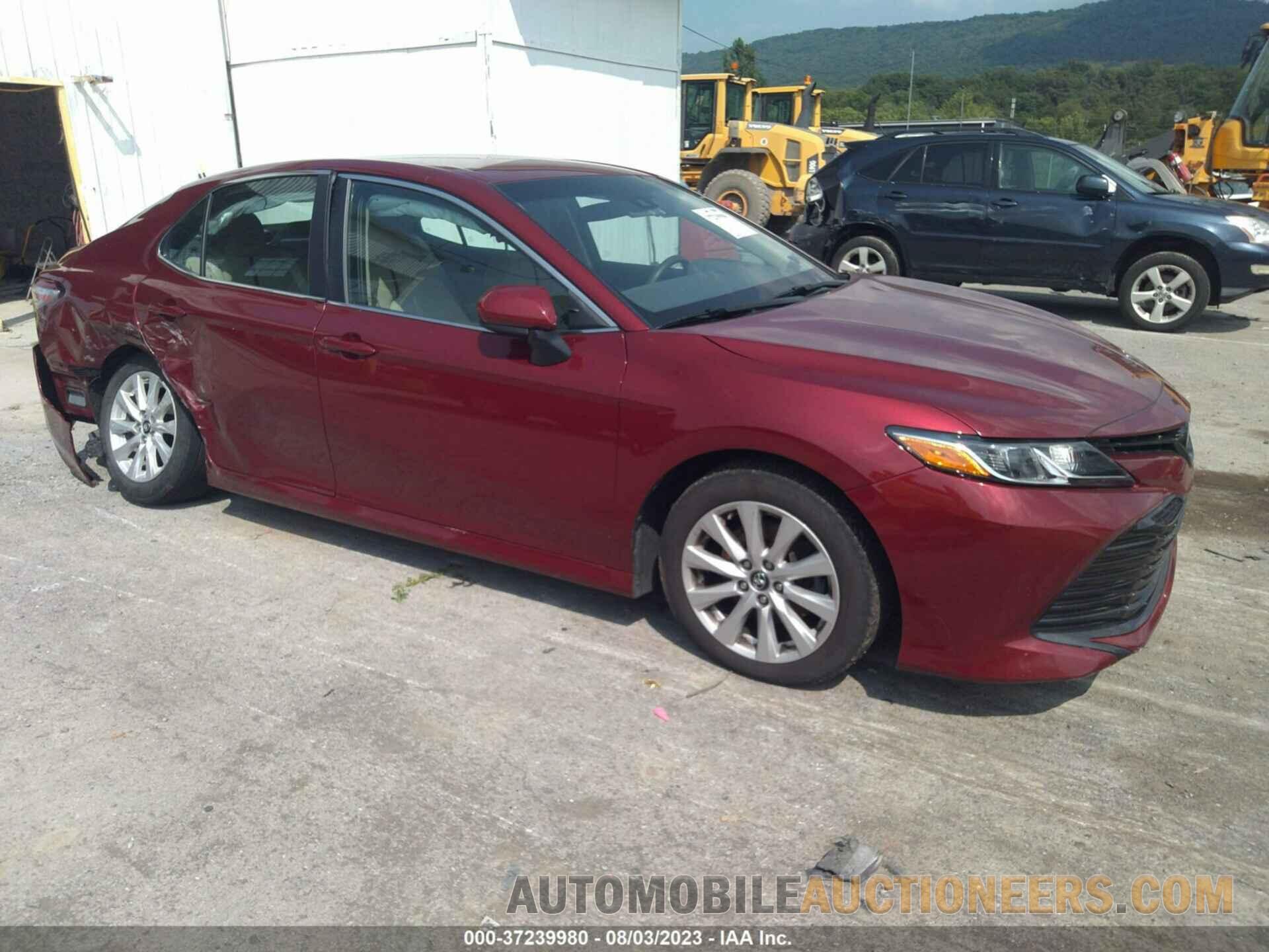 4T1B11HK6JU606166 TOYOTA CAMRY 2018