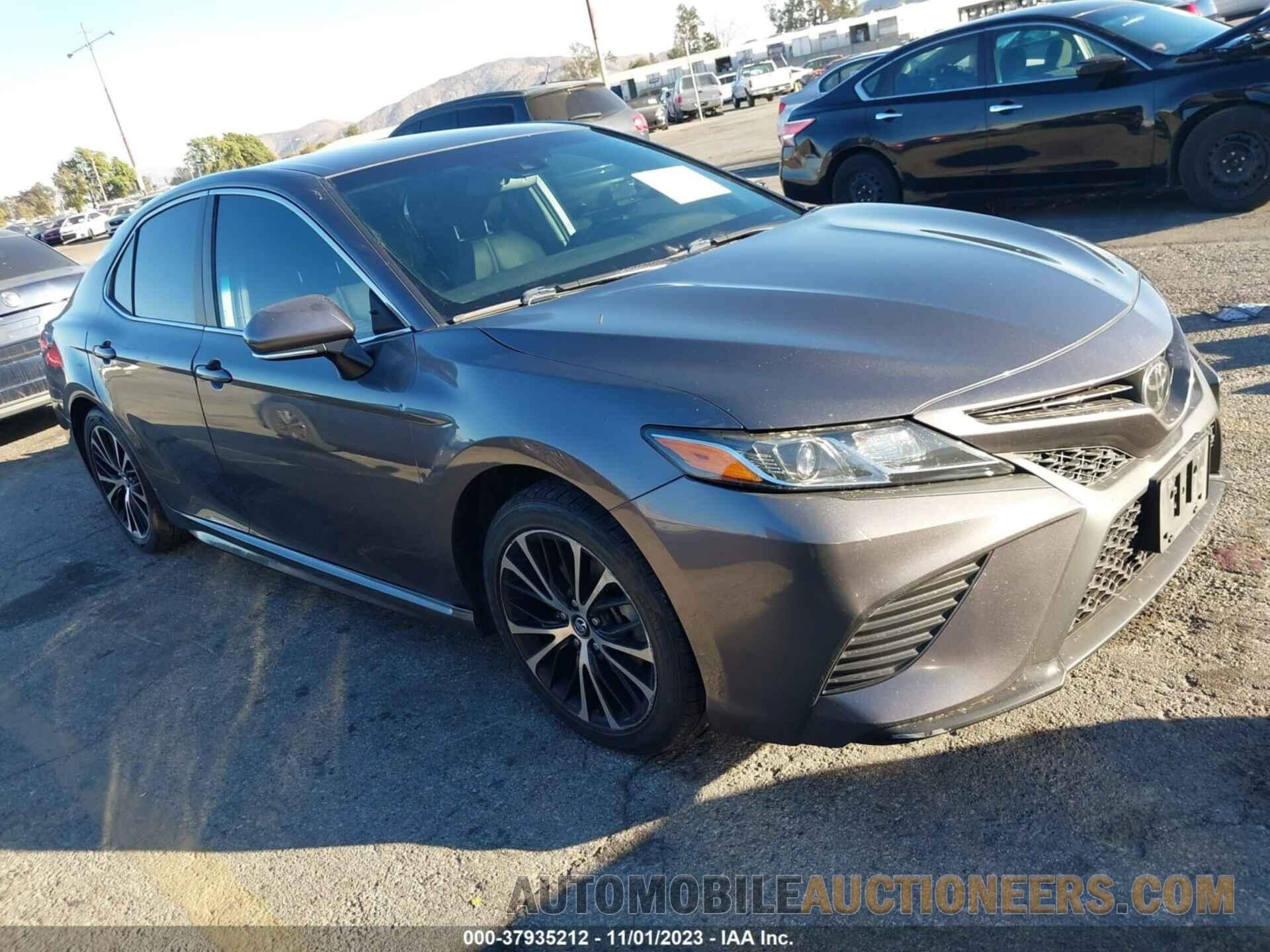 4T1B11HK6JU607852 TOYOTA CAMRY 2018