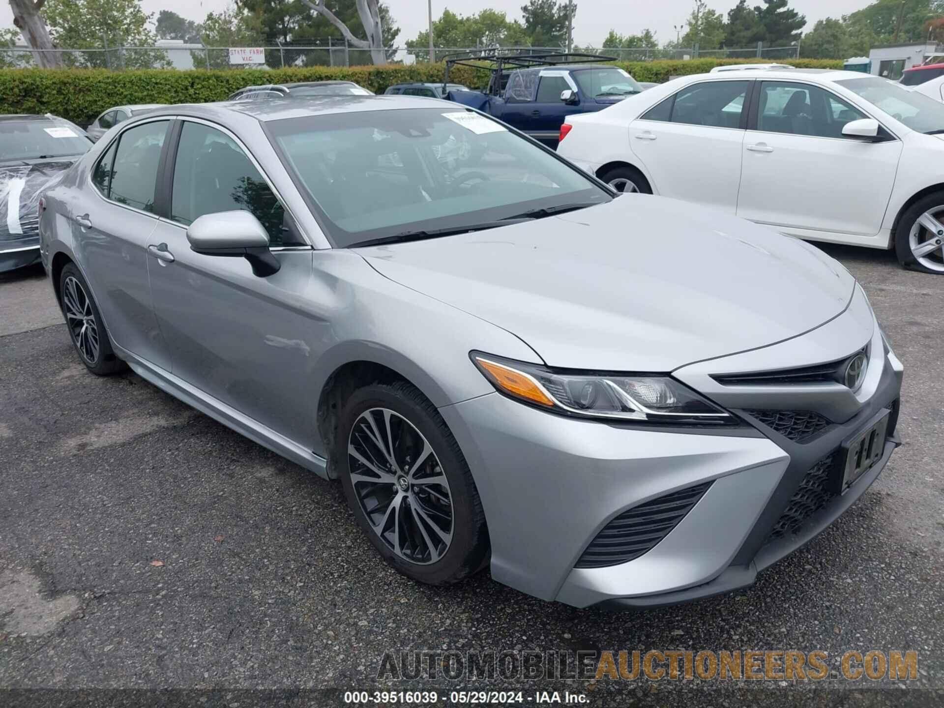 4T1B11HK6JU610542 TOYOTA CAMRY 2018