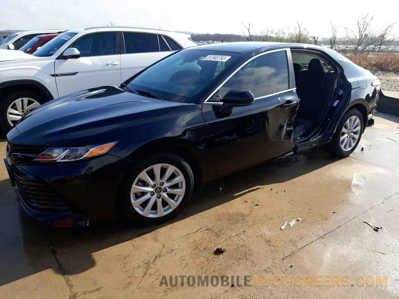 4T1B11HK6JU611190 TOYOTA CAMRY 2018