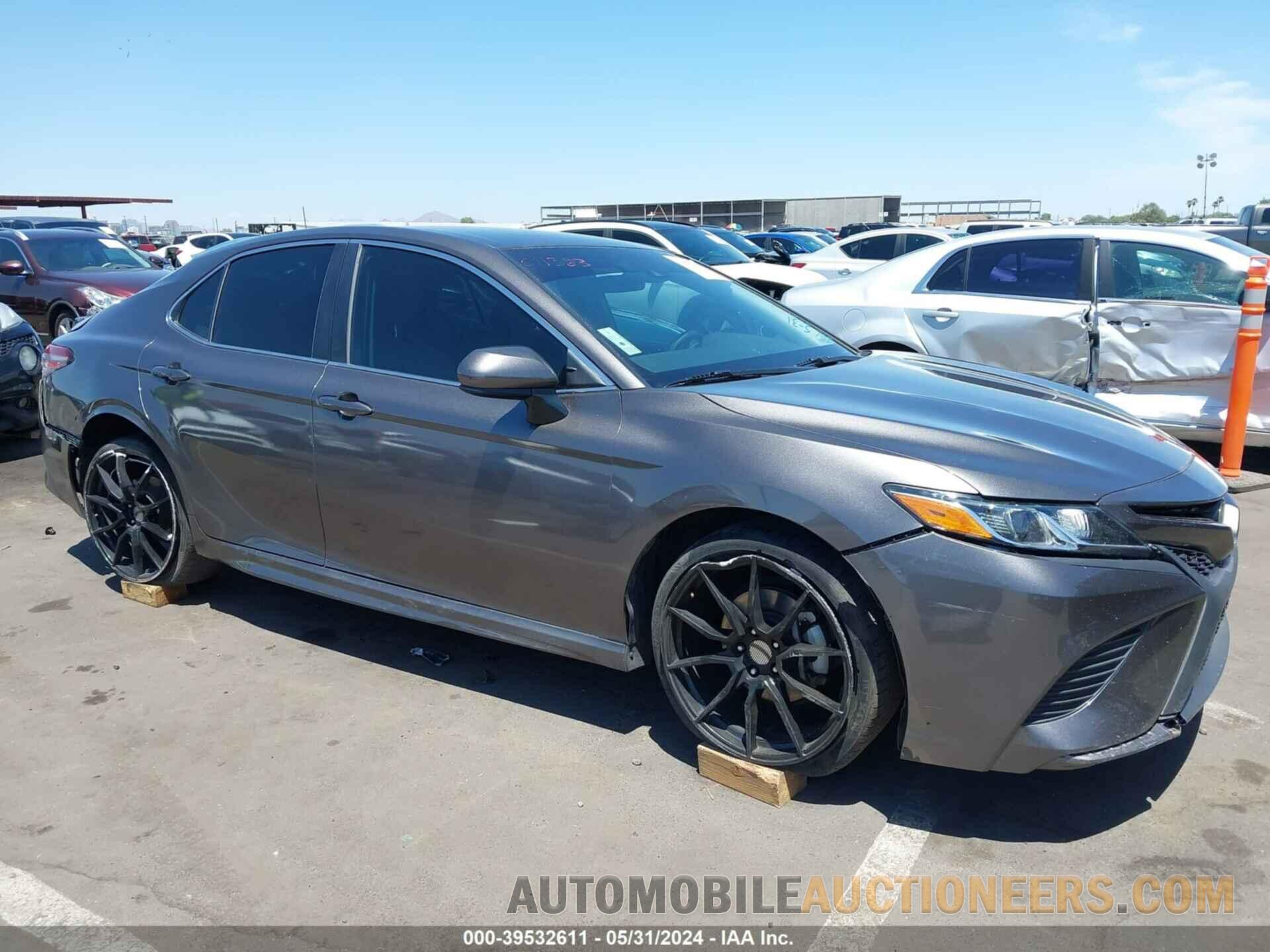 4T1B11HK6JU611383 TOYOTA CAMRY 2018