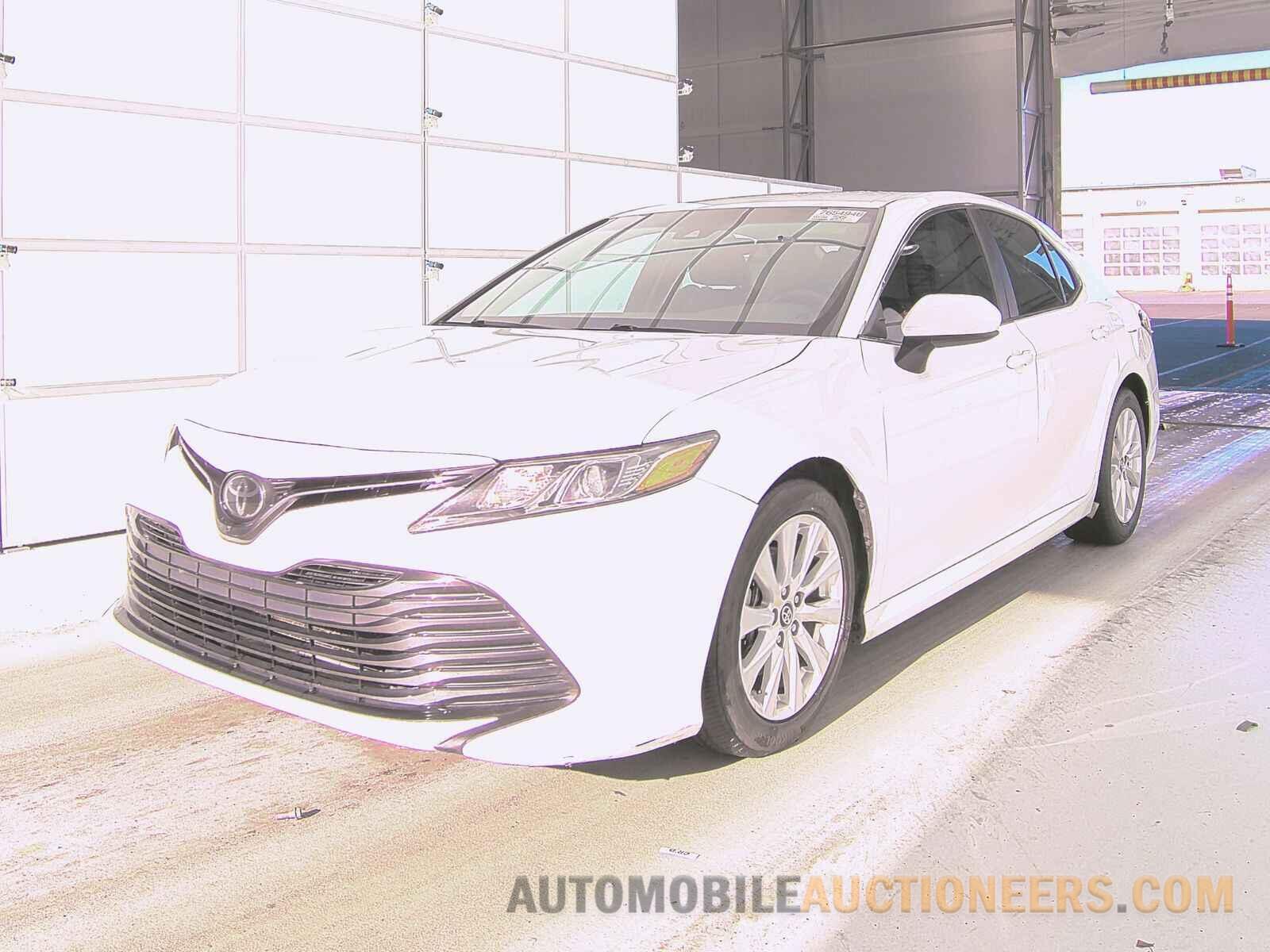 4T1B11HK6JU612548 Toyota Camry 2018