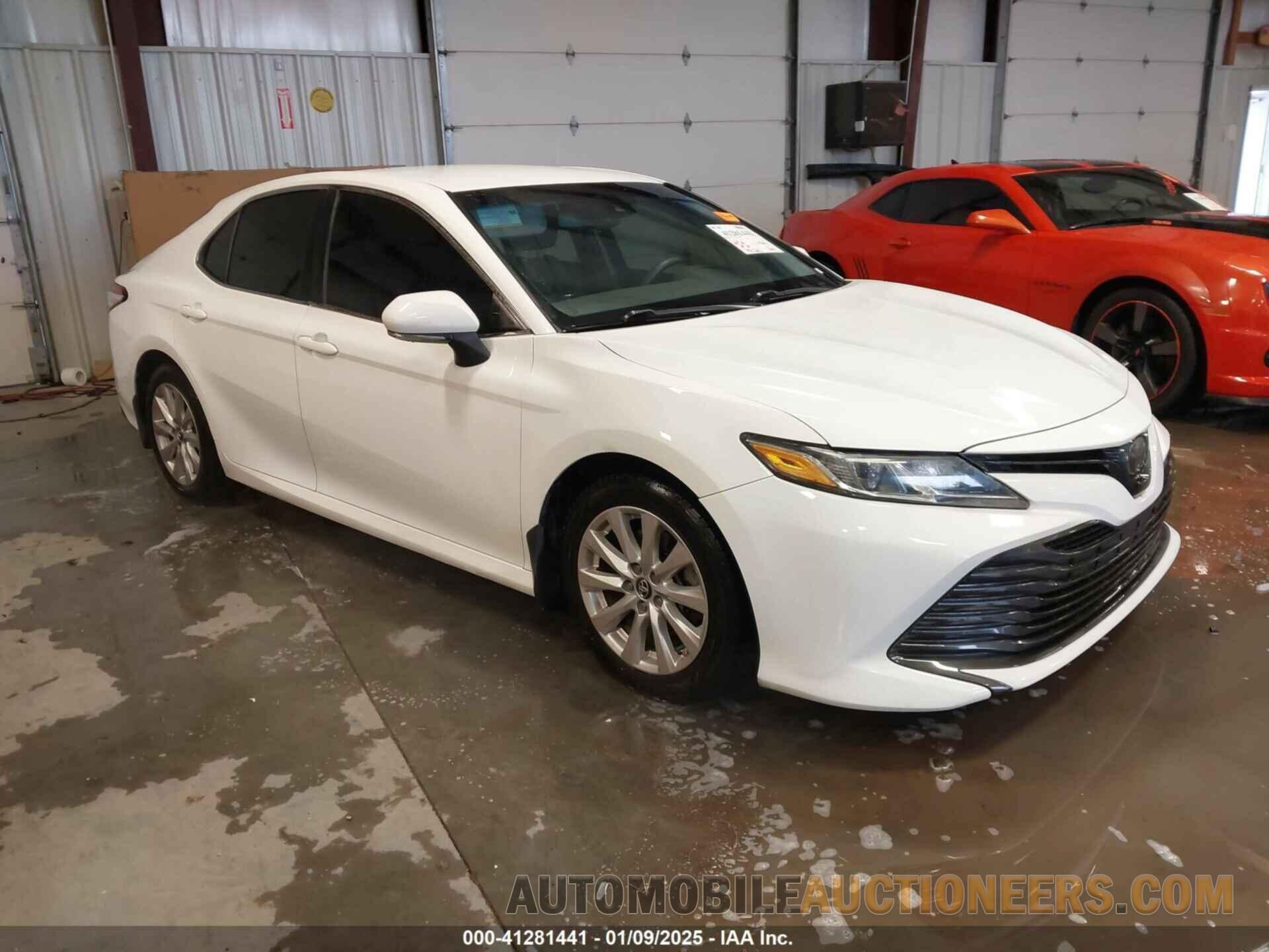 4T1B11HK6JU612629 TOYOTA CAMRY 2018