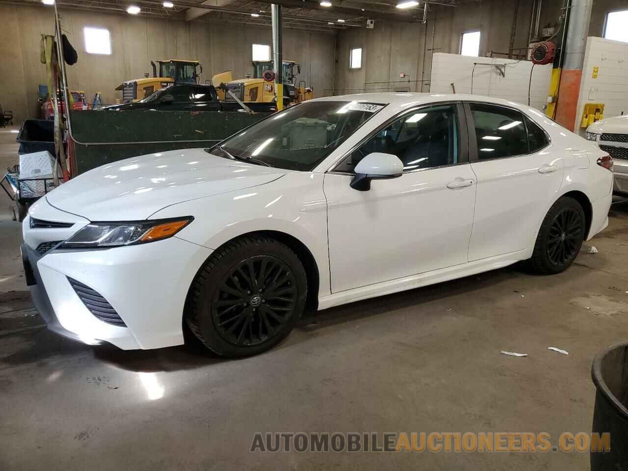 4T1B11HK6JU612663 TOYOTA CAMRY 2018