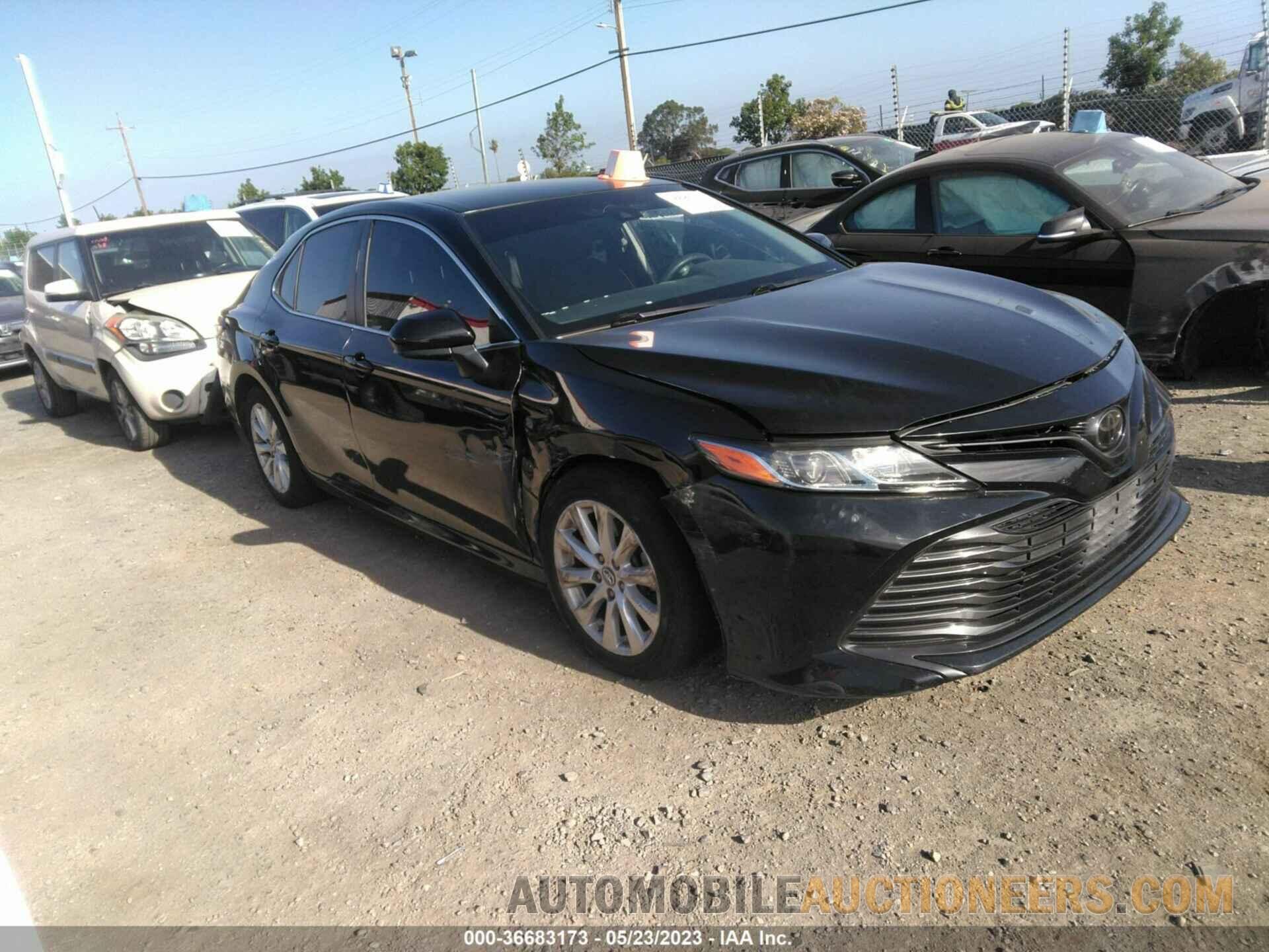 4T1B11HK6JU614011 TOYOTA CAMRY 2018