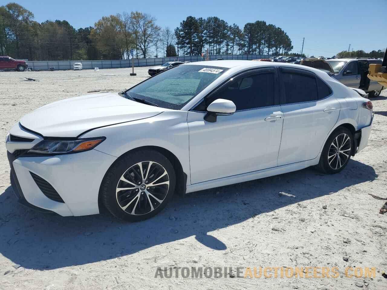 4T1B11HK6JU615739 TOYOTA CAMRY 2018