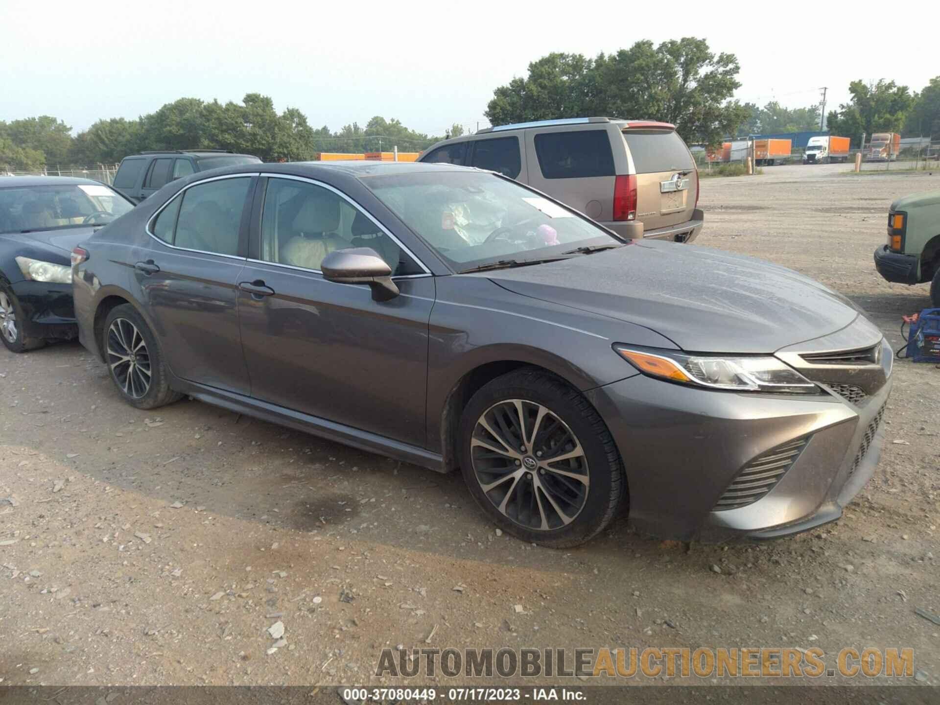 4T1B11HK6JU616213 TOYOTA CAMRY 2018