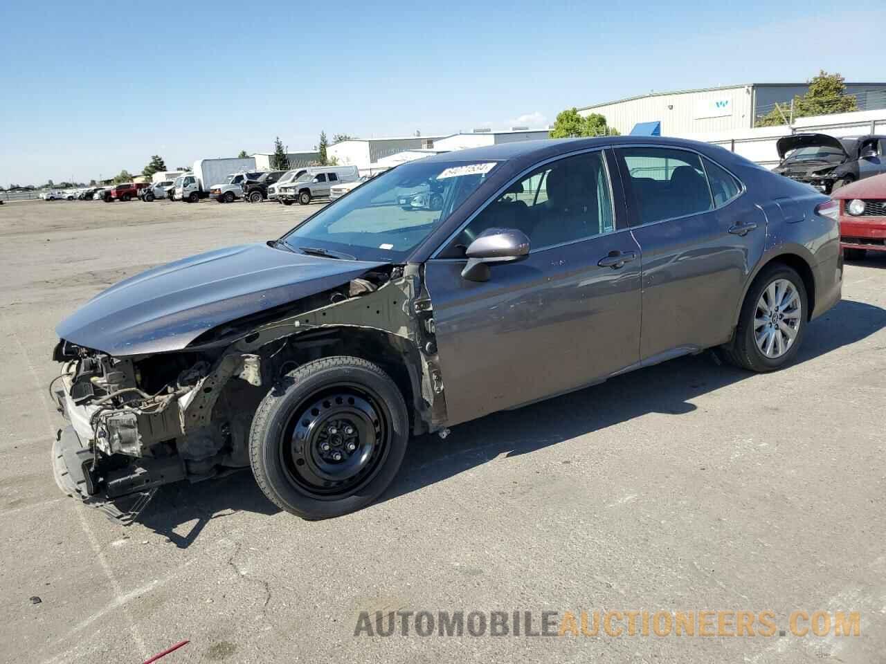 4T1B11HK6JU617457 TOYOTA CAMRY 2018