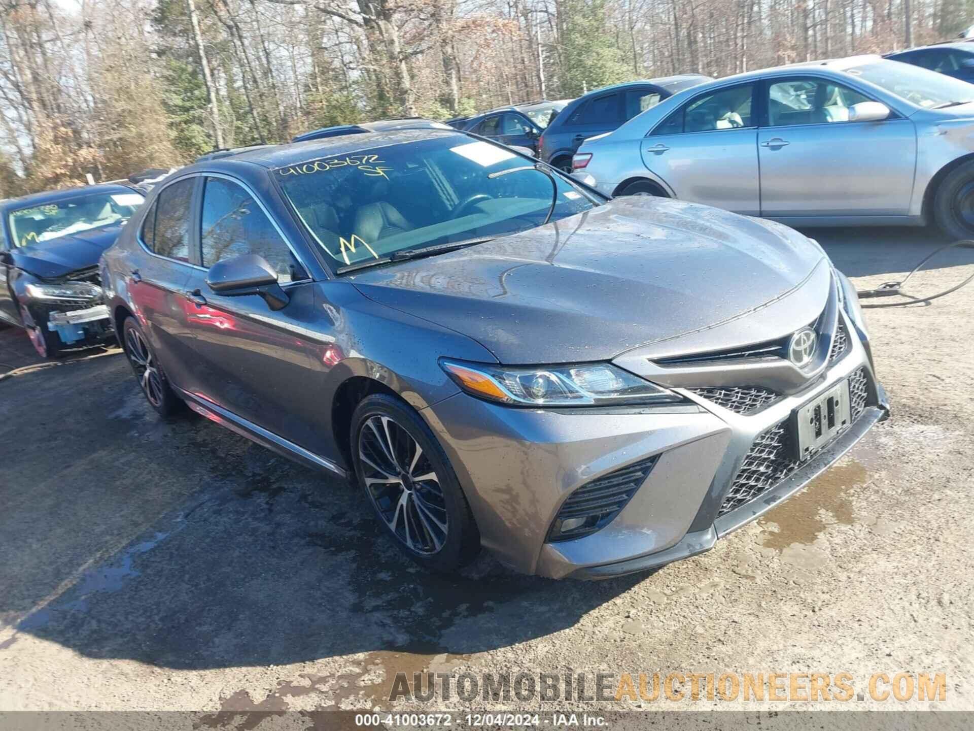 4T1B11HK6JU618320 TOYOTA CAMRY 2018