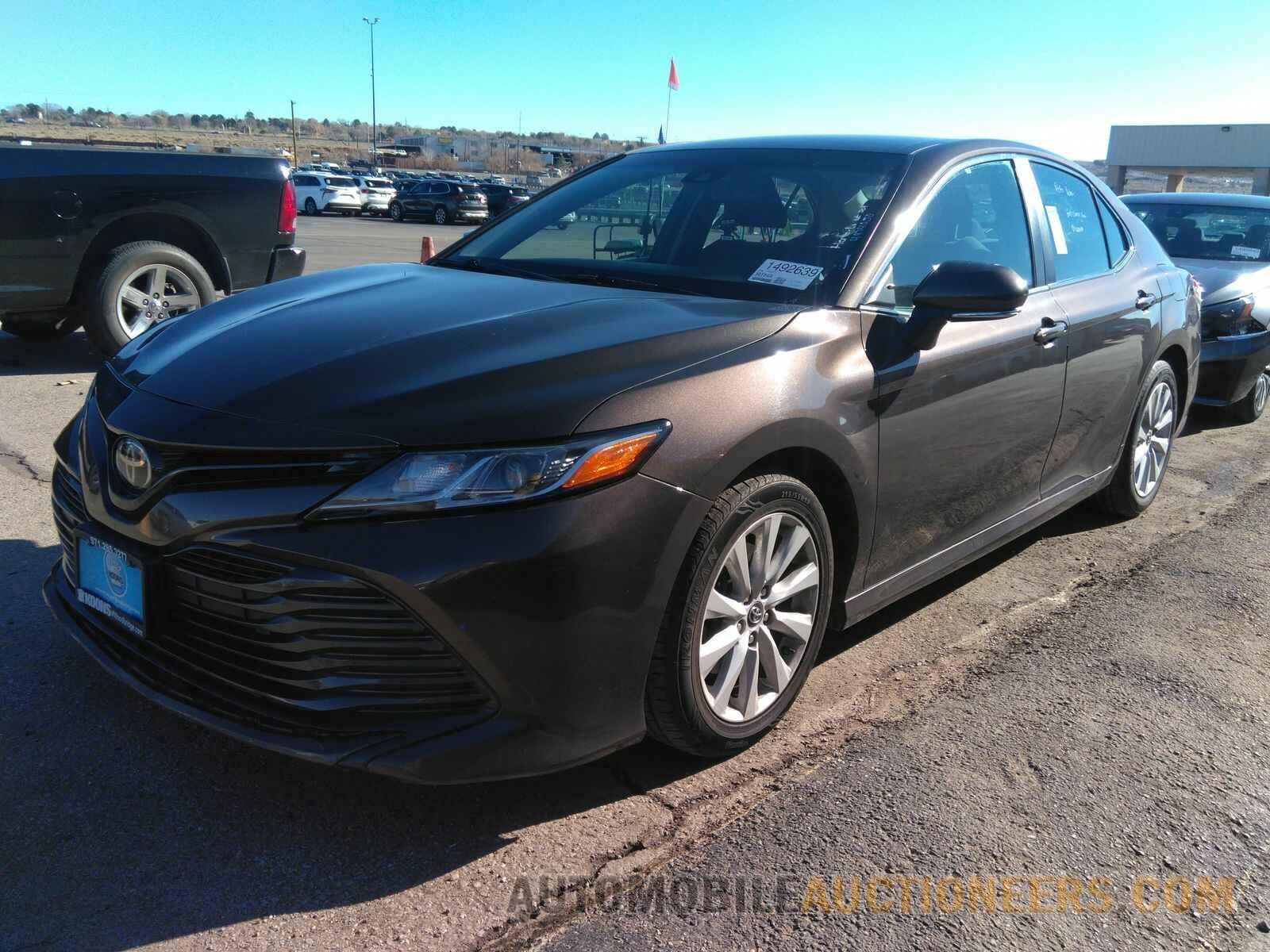 4T1B11HK6JU619614 Toyota Camry LE 2018