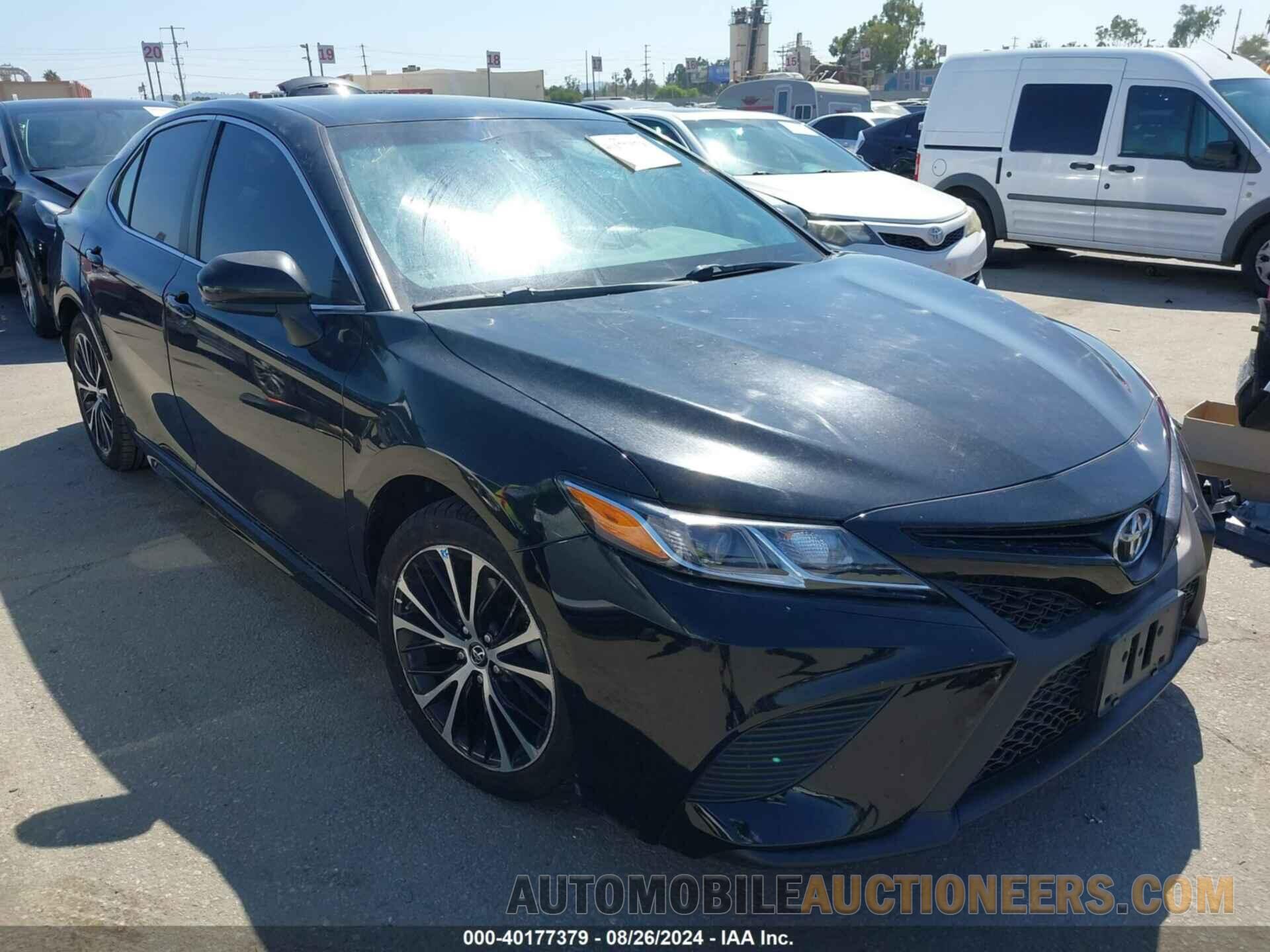 4T1B11HK6JU619807 TOYOTA CAMRY 2018