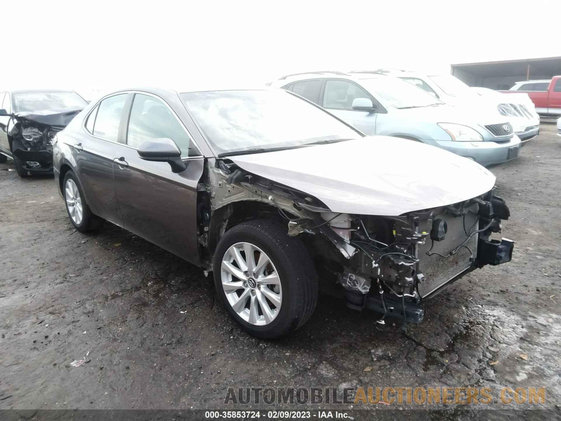 4T1B11HK6JU620522 TOYOTA CAMRY 2018