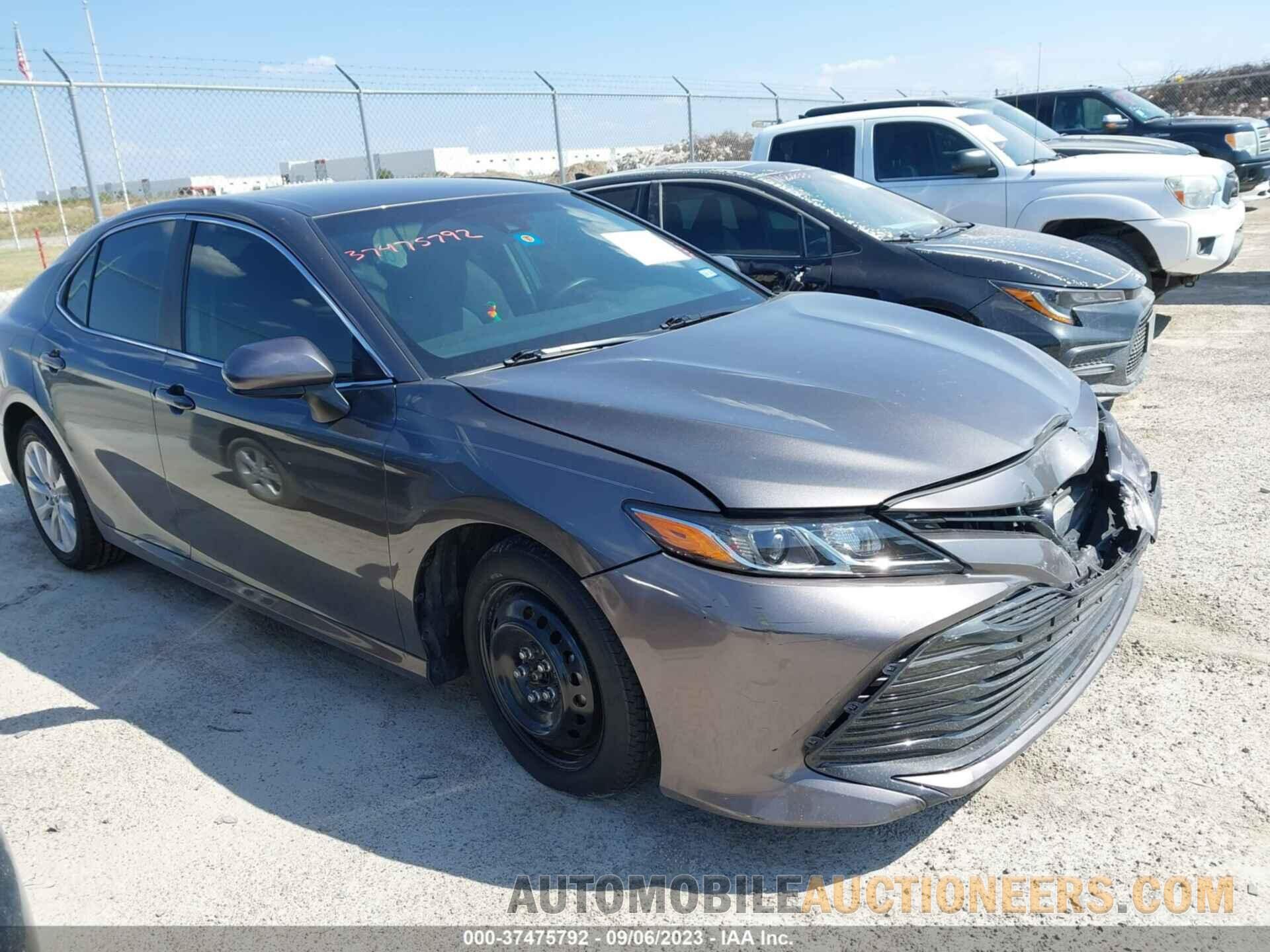 4T1B11HK6JU620844 TOYOTA CAMRY 2018