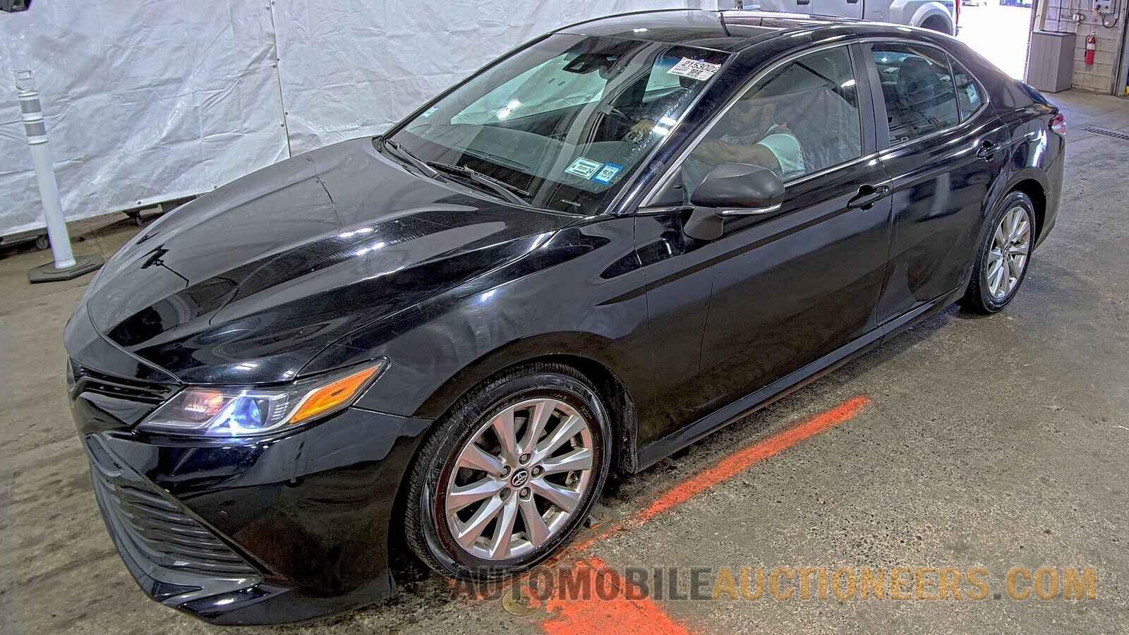 4T1B11HK6JU622688 Toyota Camry 2018