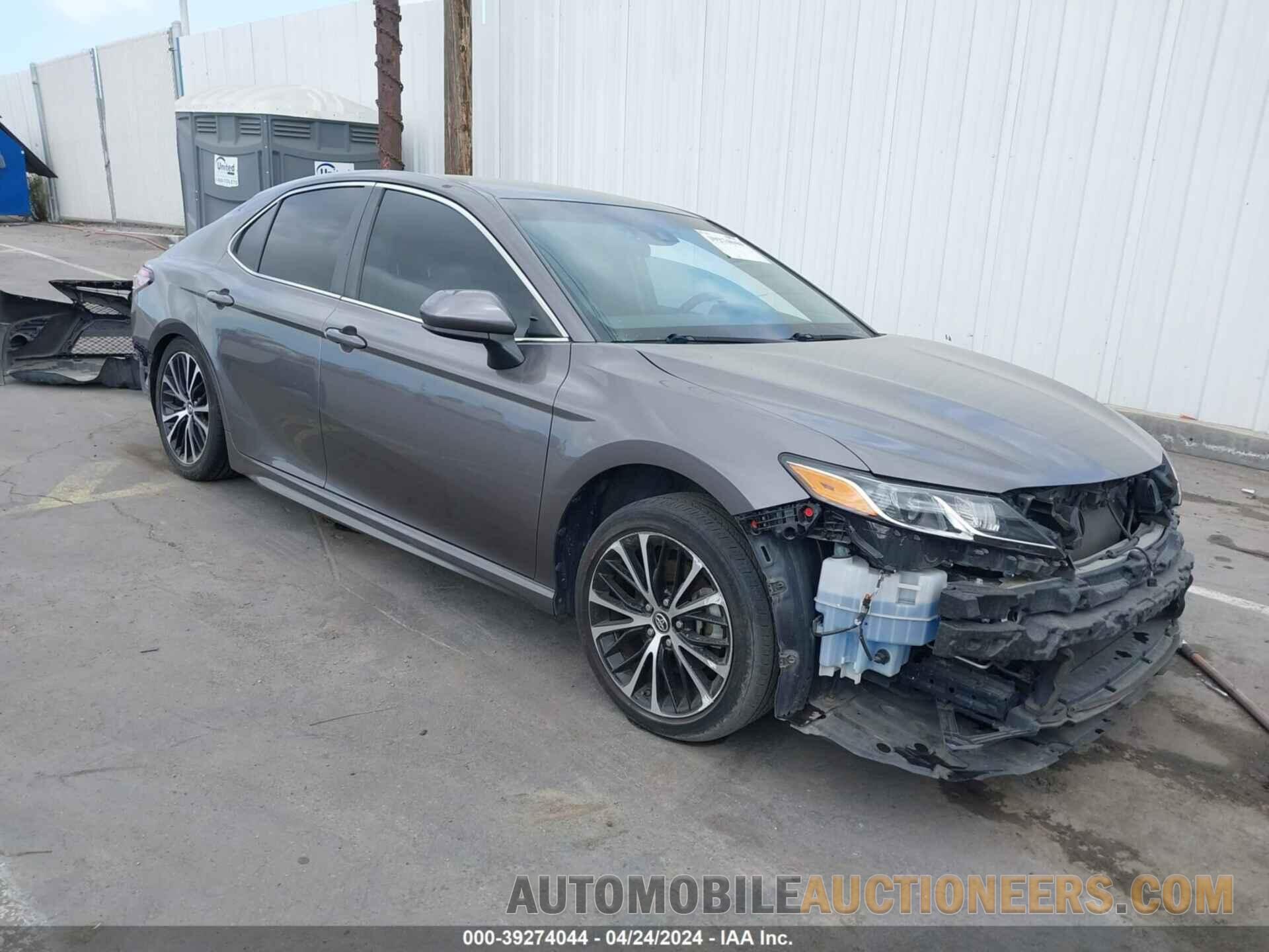 4T1B11HK6JU623498 TOYOTA CAMRY 2018