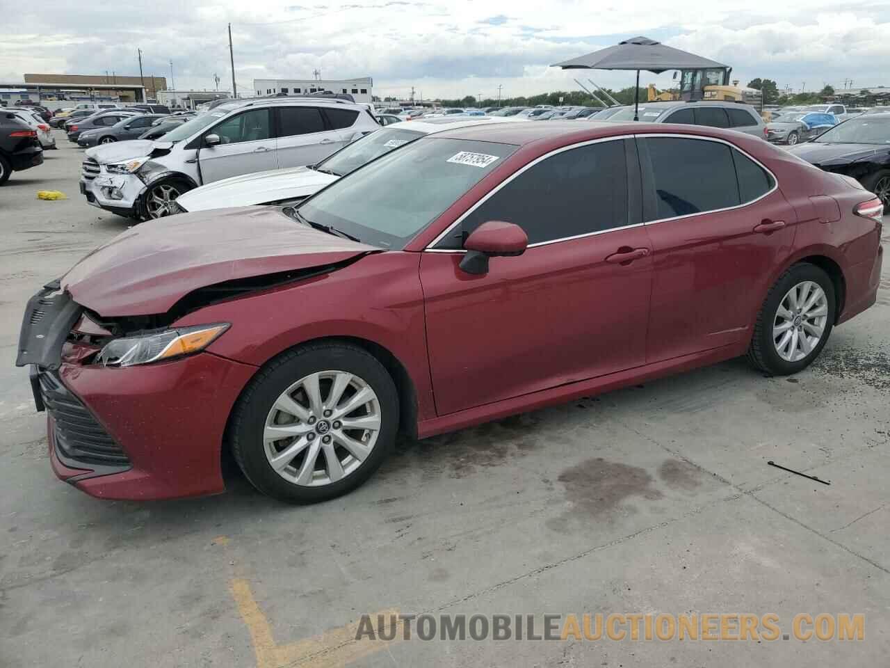 4T1B11HK6JU624246 TOYOTA CAMRY 2018