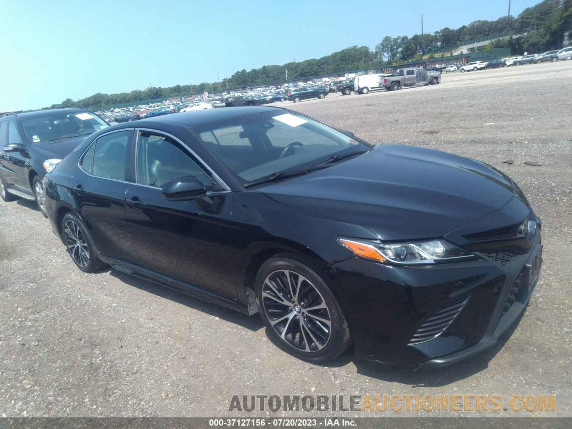 4T1B11HK6JU624327 TOYOTA CAMRY 2018