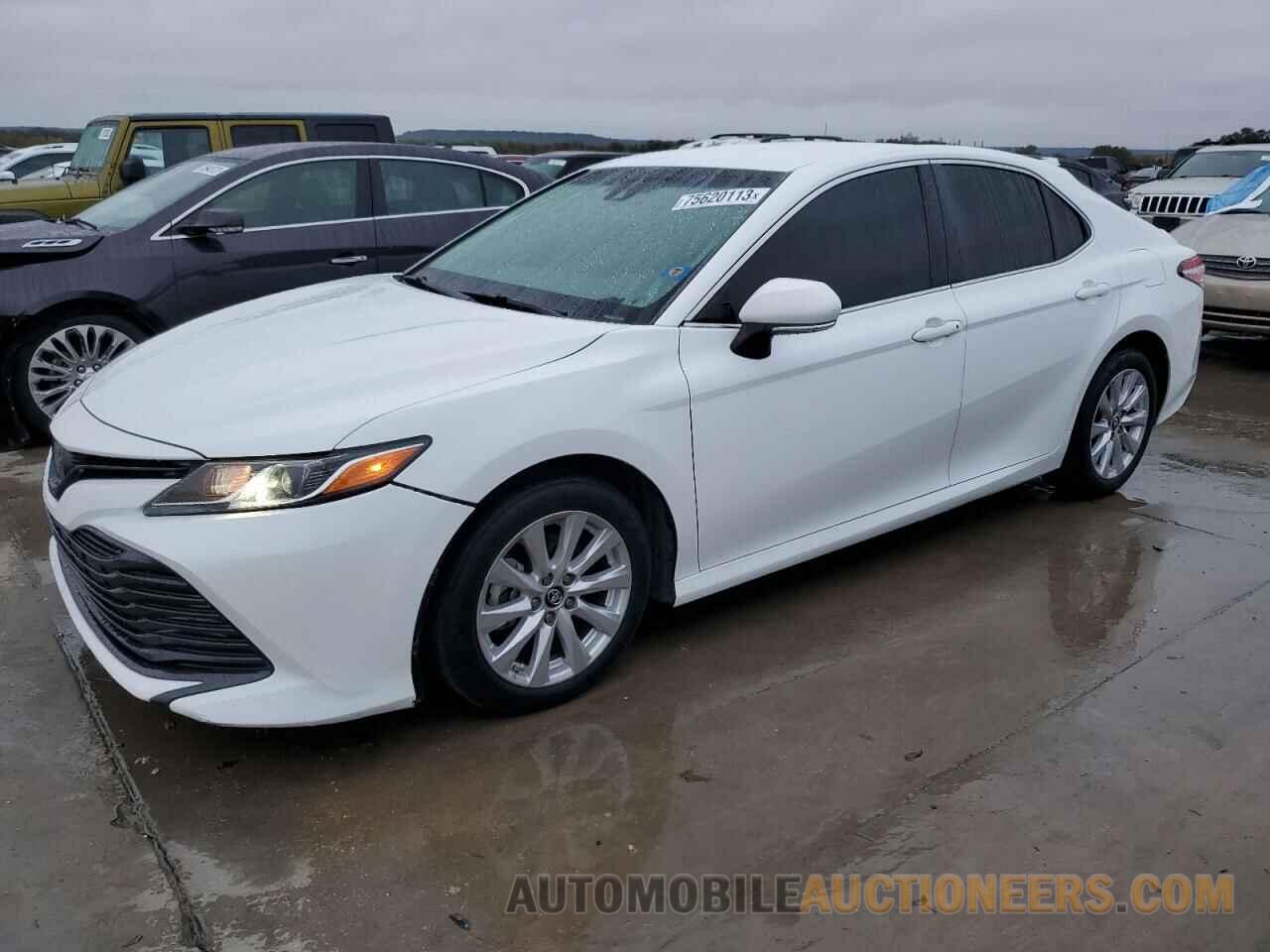 4T1B11HK6JU624988 TOYOTA CAMRY 2018